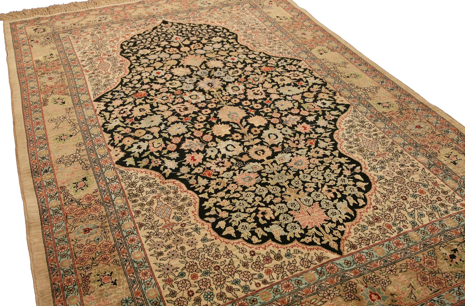 Türkischer Hereke-Teppich aus glänzender Seide, XXI. Jahrhundert im Zustand „Gut“ im Angebot in Ferrara, IT