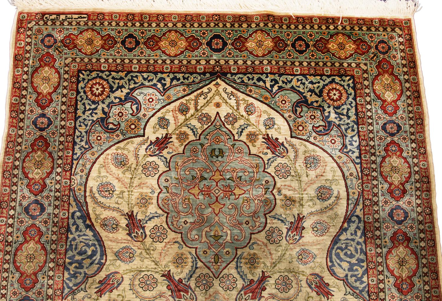 hereke rug signature