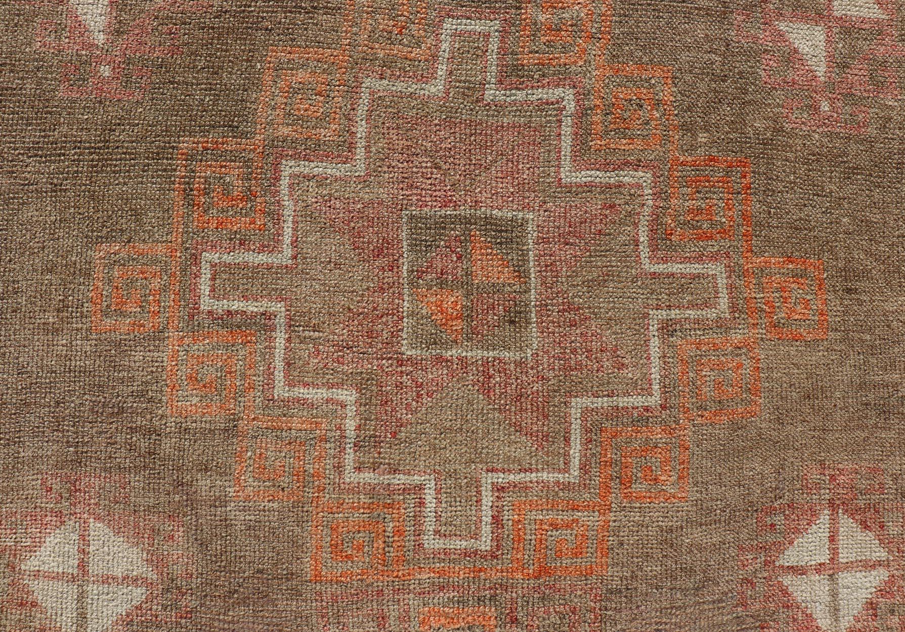 Turkish Kars Gallery Runner with Large Medallions in Red, Brown, Taupe, Tan In Good Condition For Sale In Atlanta, GA