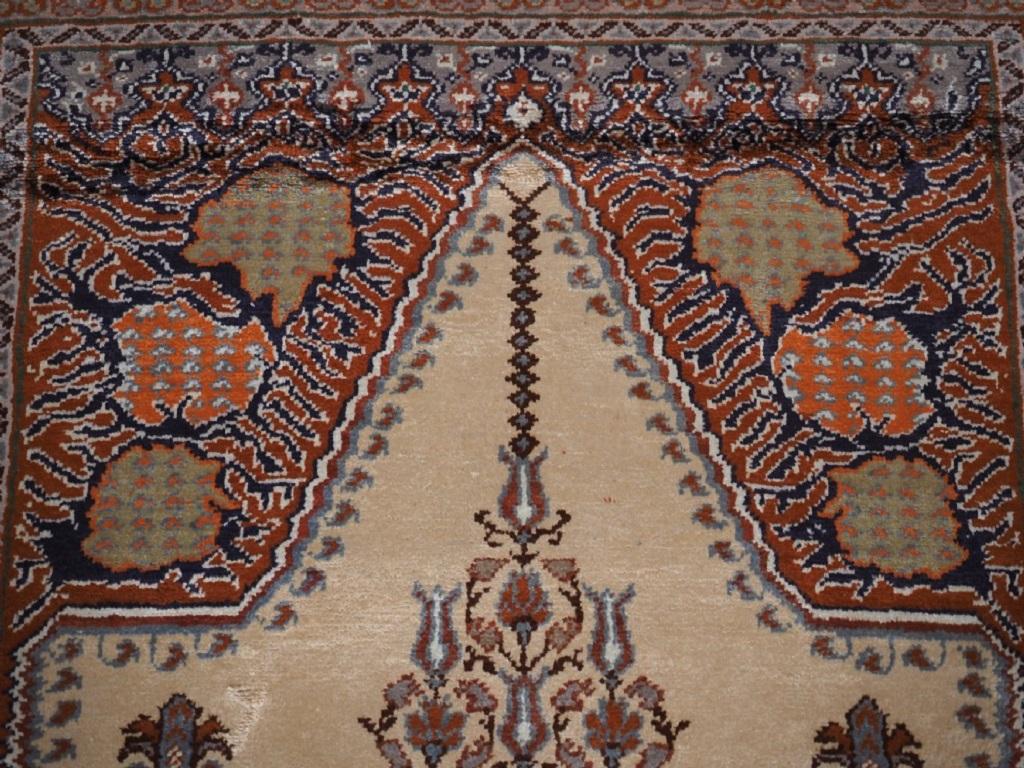 Turkish Kayseri 'Art Silk' Mosque Prayer Rug, Circa 1960 In Excellent Condition In Moreton-In-Marsh, GB