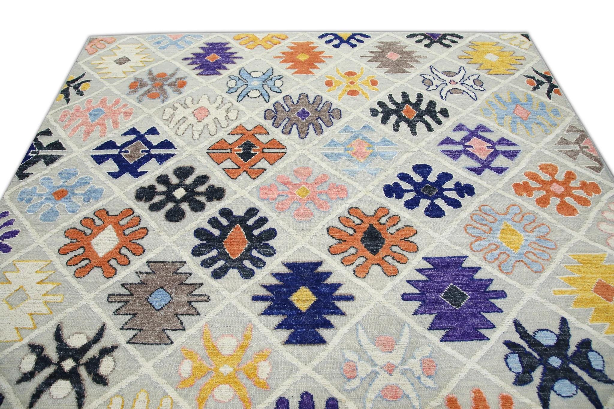 Türkischer handgefertigter Teppich aus grauer, Flachgewebe-Wolle 8'5