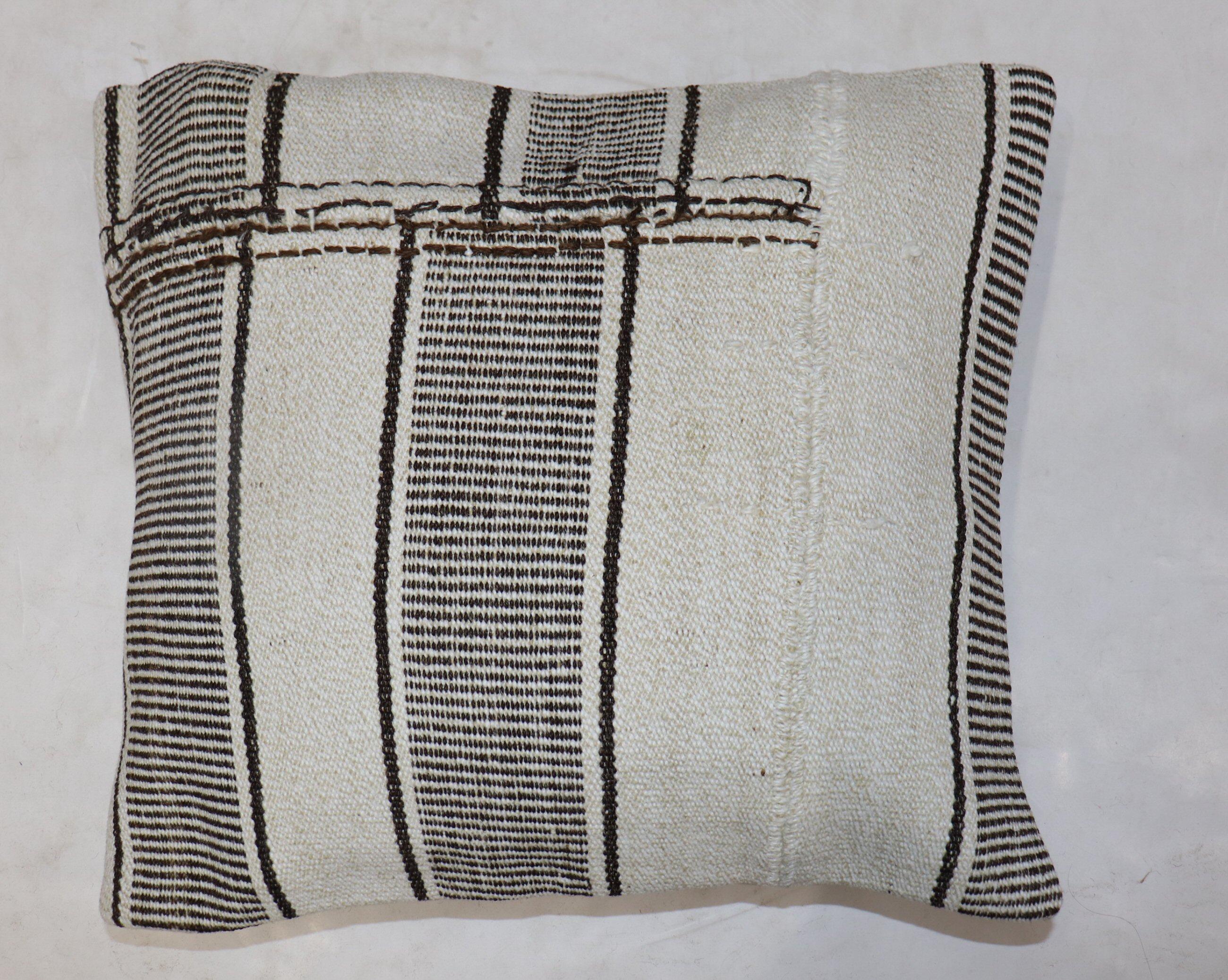 20th Century Turkish Kilim Pillow For Sale