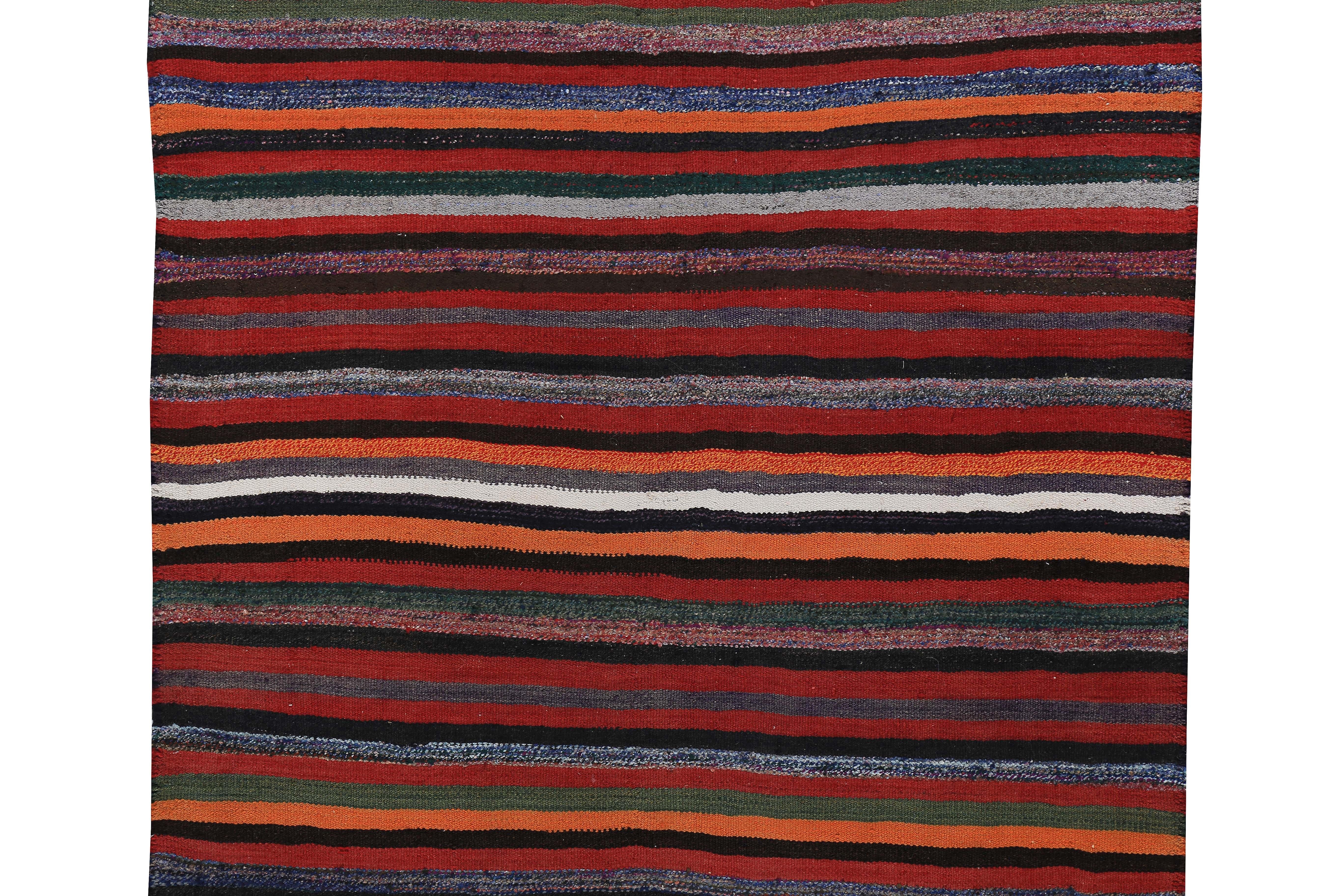 Alfombra turca Kilim con rayas tribales multicolores Turco en venta