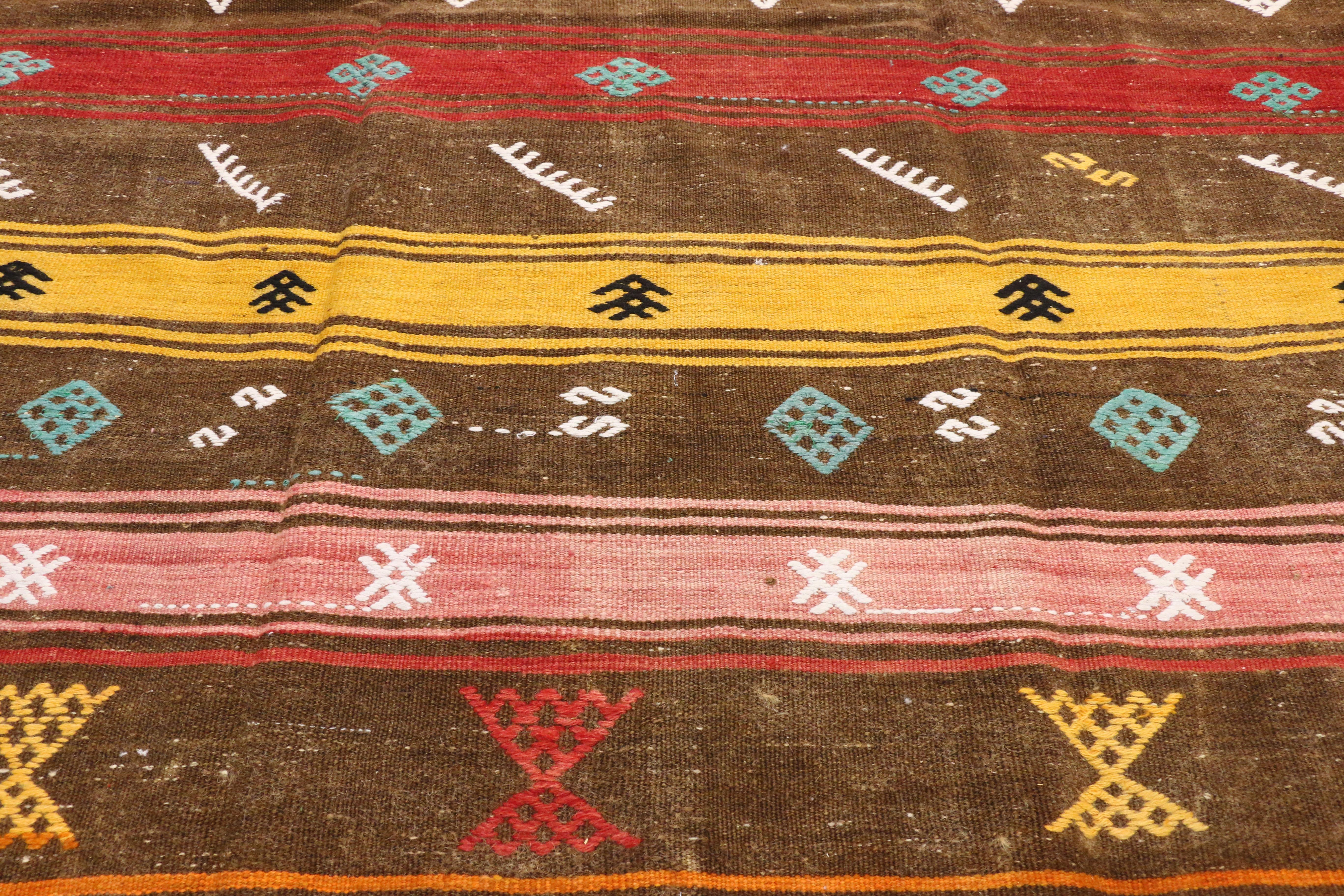 Vintage Turkish Kilim Rug with Bohemian Tribal Design and Modern Cabin Style In Good Condition For Sale In Dallas, TX