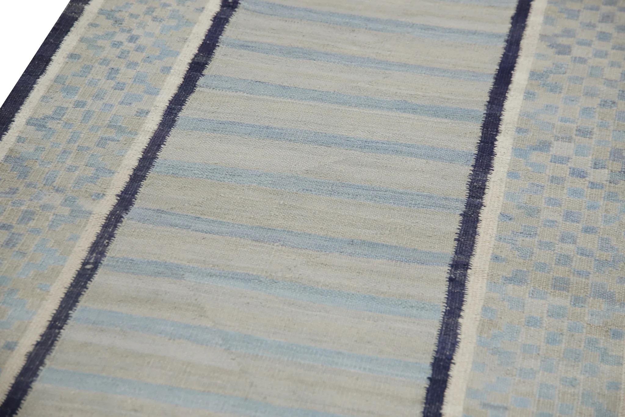 Türkischer Kelim-Läufer in Blau mit geometrischem Flachgewebe aus Wolle 2'11