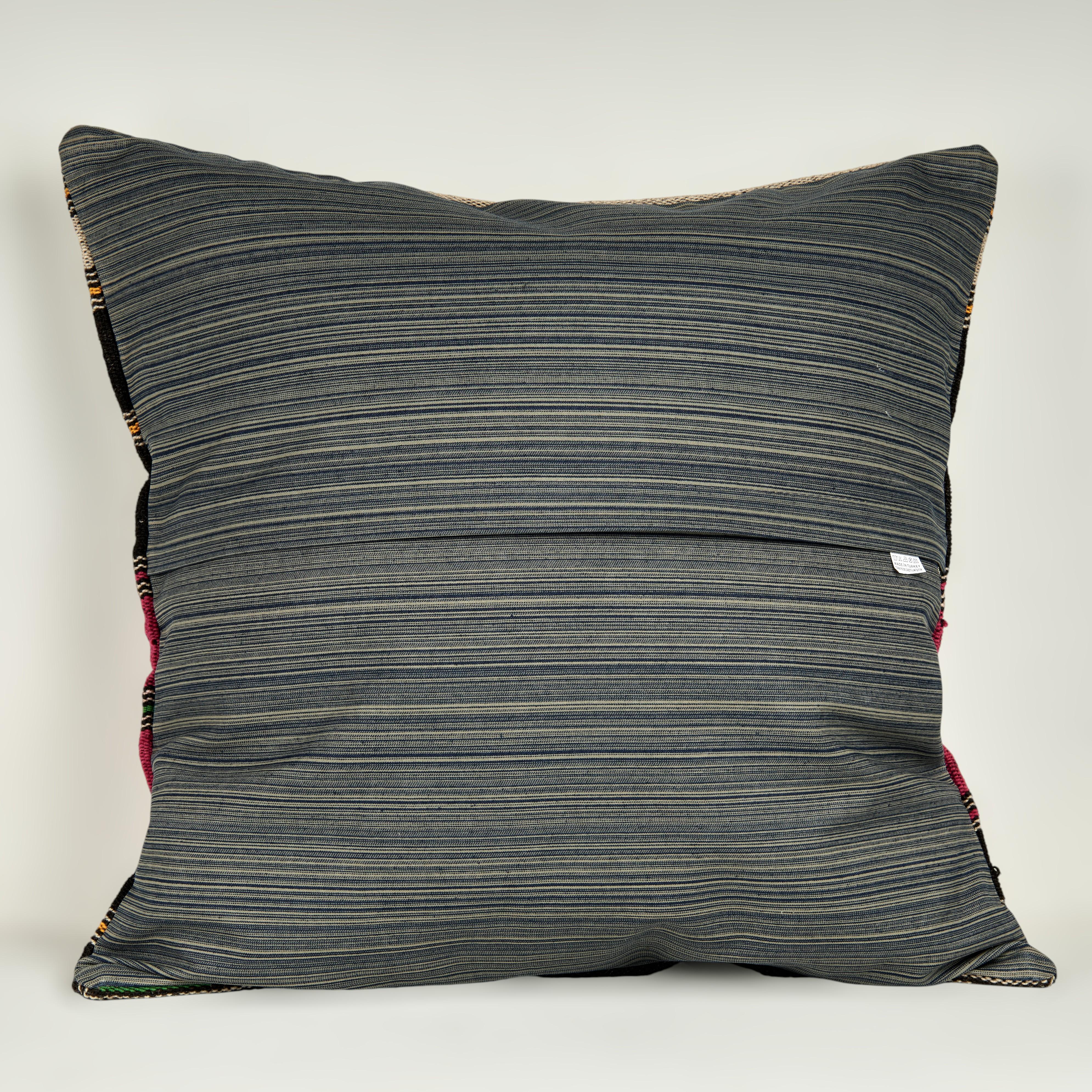 Cuscini turchi a righe kilim in vendita 2
