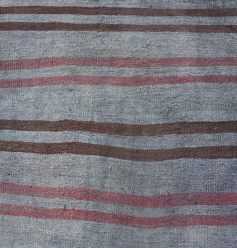Maße: 3'0 x 12'0 
Türkischer Kilim Vintage Läufer mit gestreiftem Muster 3'0 x 12'0. Keivan Woven Arts / Teppich / EN-165887 Herkunftsland / Art: Türkei / Kelim Maße: 3'0 x 12'0

Dieser türkische Vintage-Kilim-Läufer zeigt eine elegante Anordnung