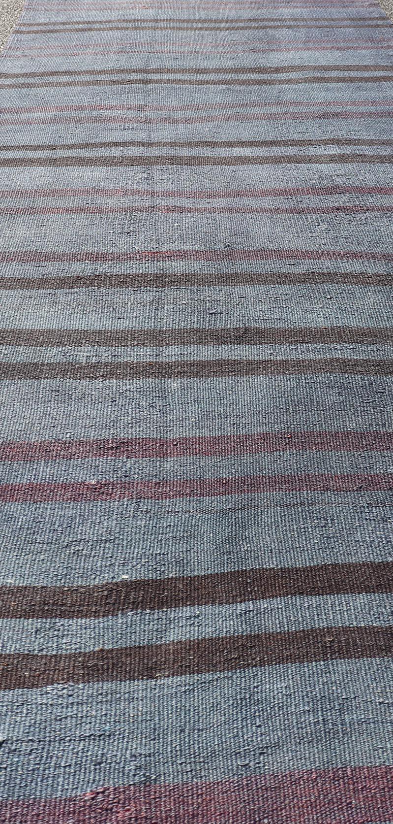 Türkischer Vintage-Kelim-Läufer aus Kelim mit gestreiftem Muster 3'0 x 12'0 im Angebot 3