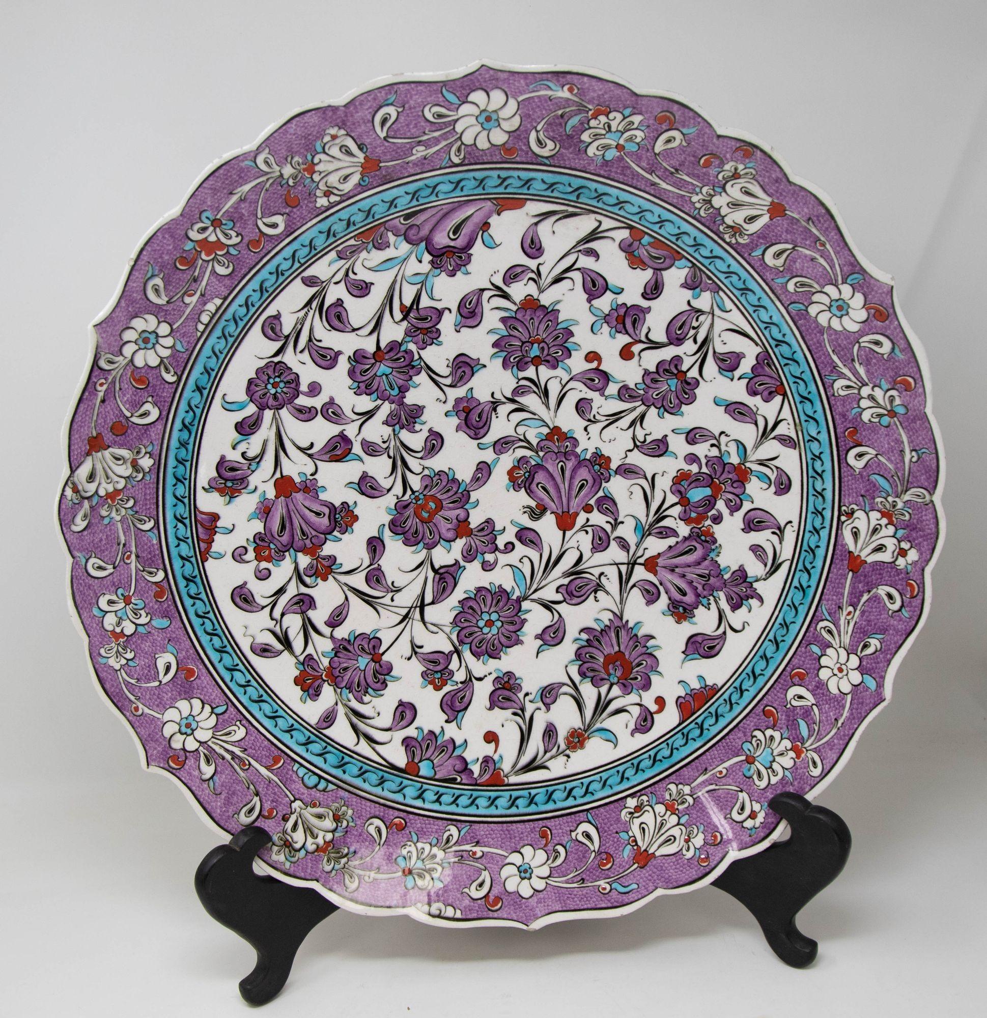Turkish Kütahya Pottery Hand Painted Wall Hanging Plate with Iznik Pattern 1950s For Sale 6