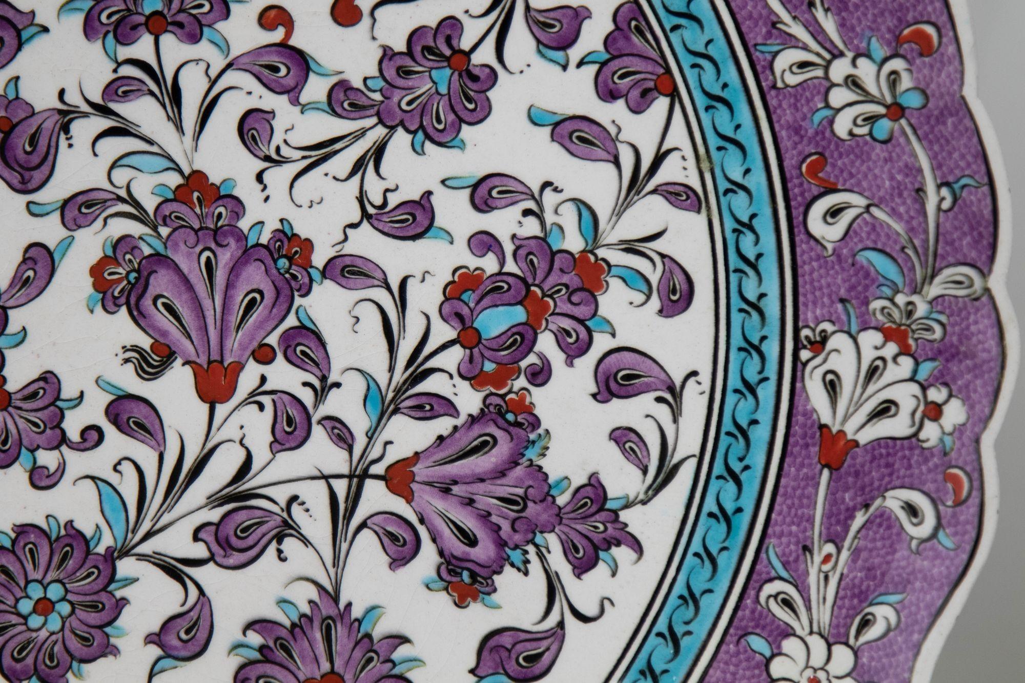 20th Century Turkish Kütahya Pottery Hand Painted Wall Hanging Plate with Iznik Pattern 1950s For Sale