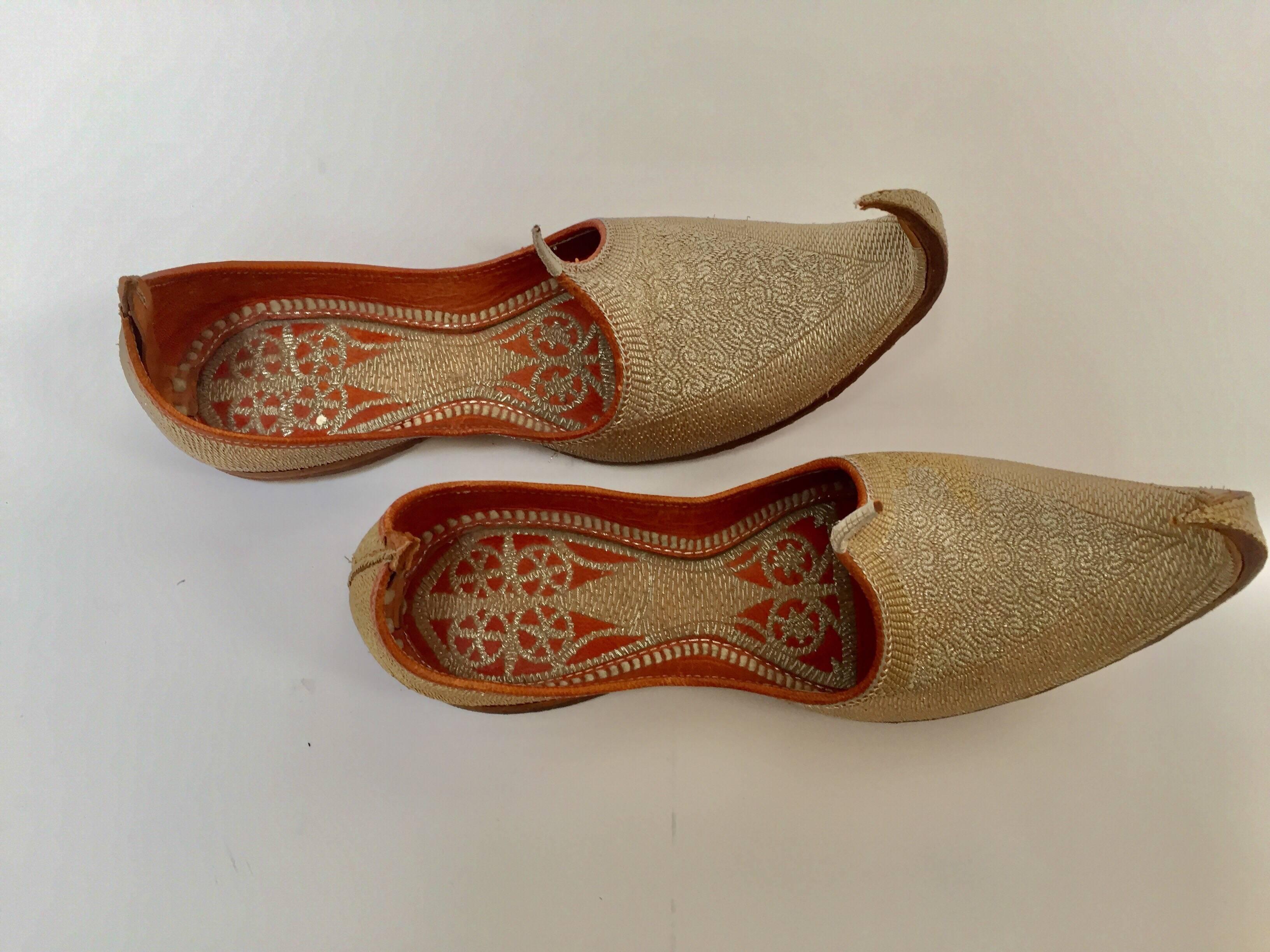 mughal empire shoes