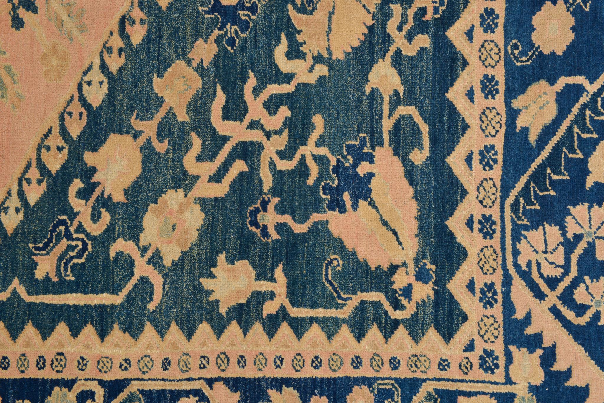 Turkish Light Blue ELVAN Carpet In Excellent Condition For Sale In Alessandria, Piemonte