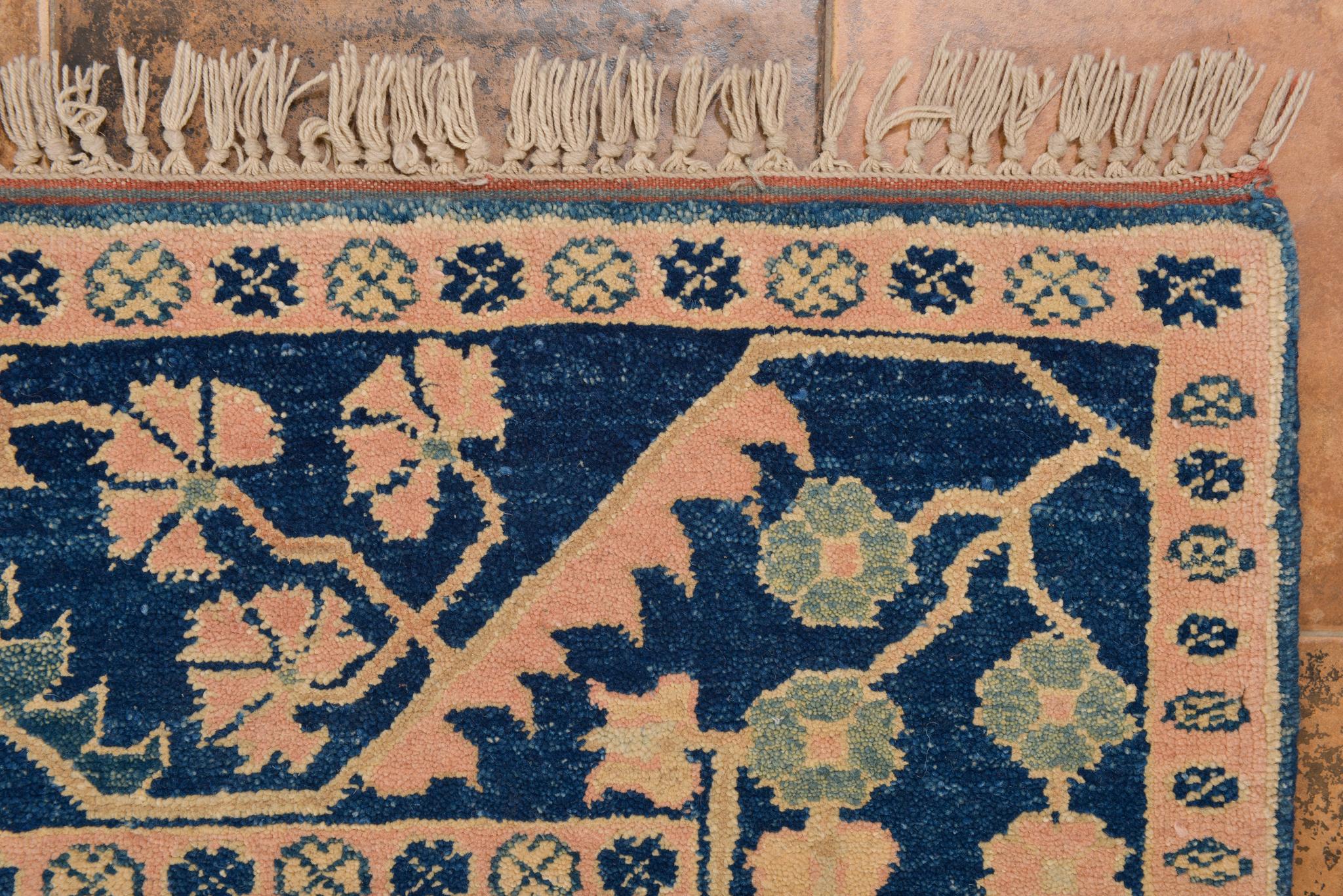 Türkischer hellblauer ELVAN-Teppich (Wolle) im Angebot