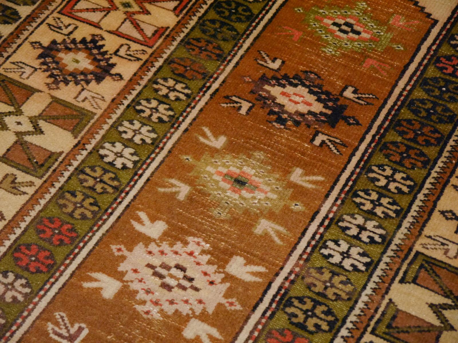 Türkischer Melas Vintage-Teppich (Handgeknüpft) im Angebot