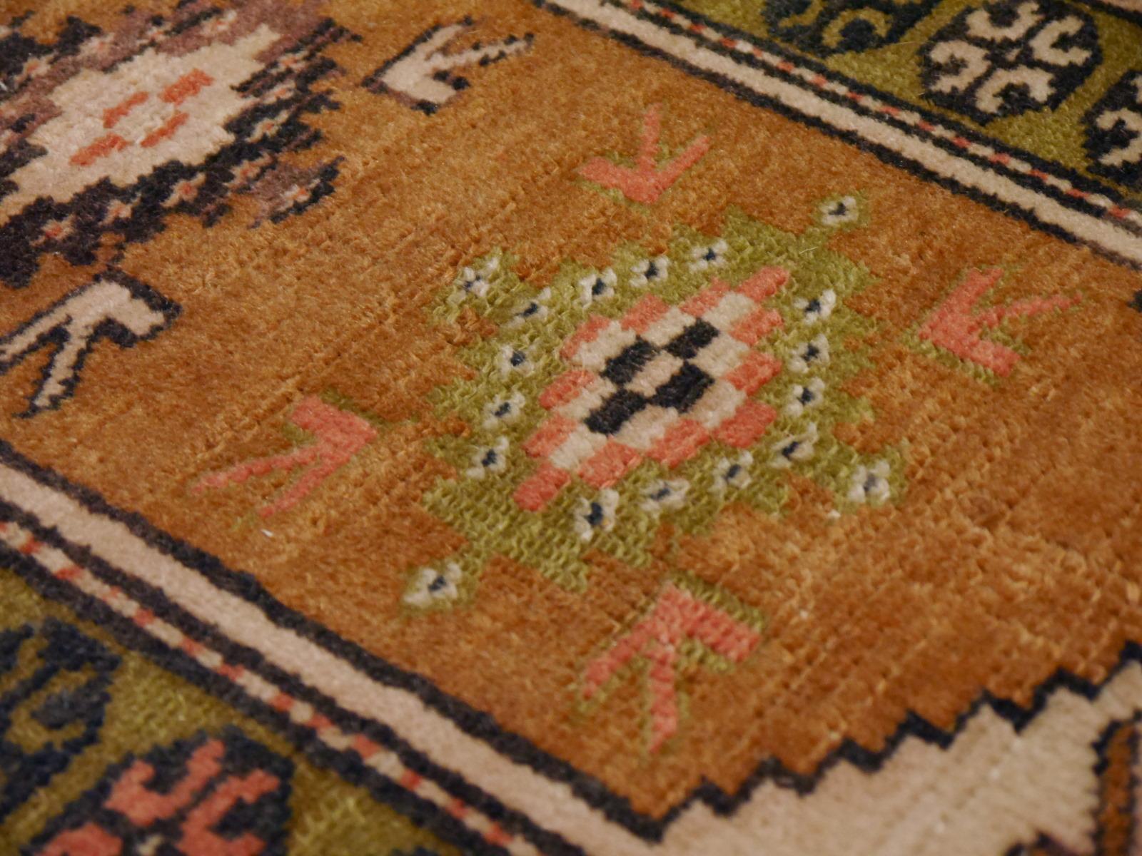 Türkischer Melas Vintage-Teppich (Wolle) im Angebot