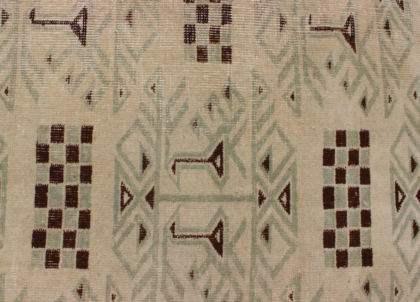 Turkish Mid-Century Modern Rug with Contemporary Design in Light Green and Brown For Sale 2