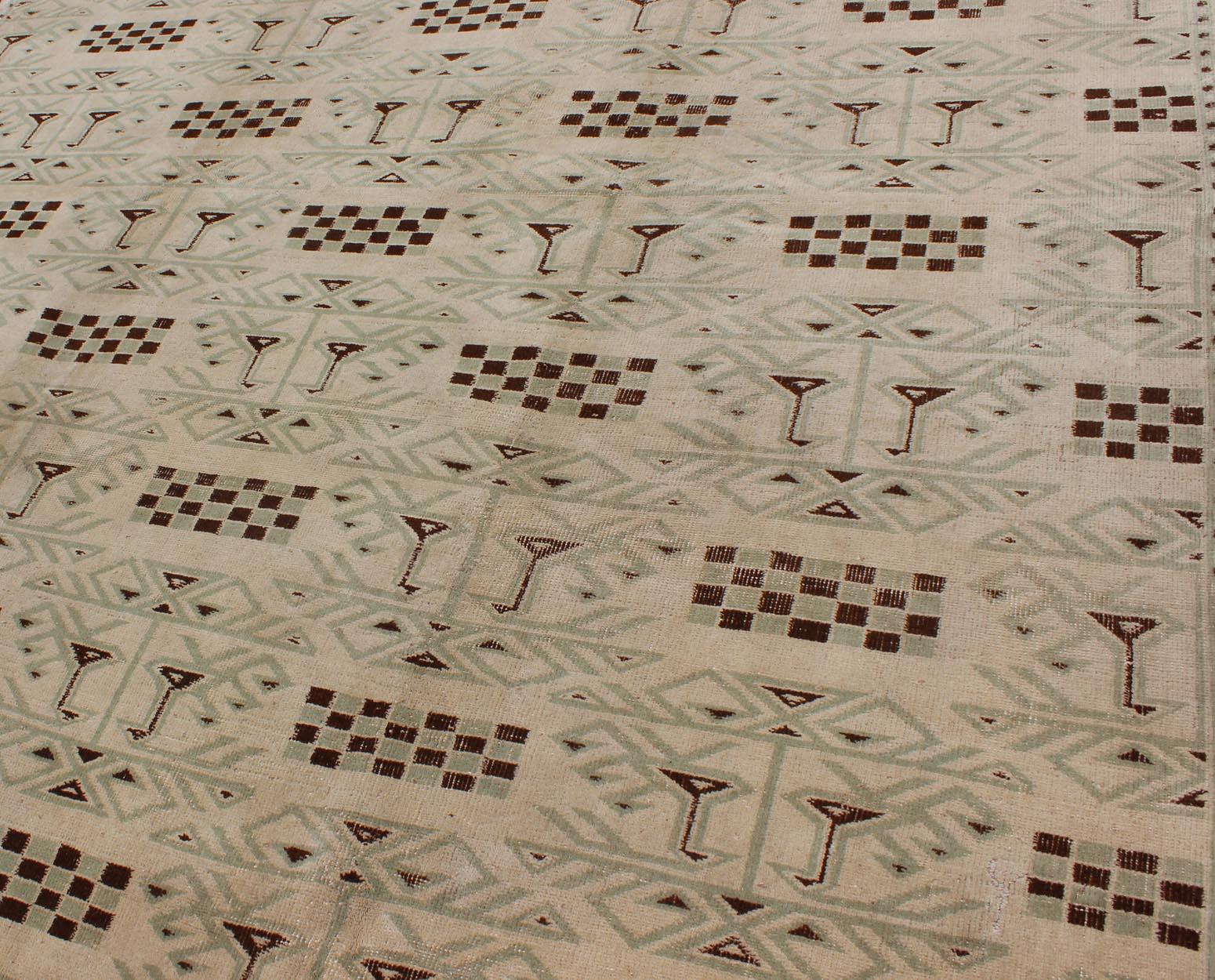 Turkish Mid-Century Modern Rug with Contemporary Design in Light Green and Brown For Sale 3