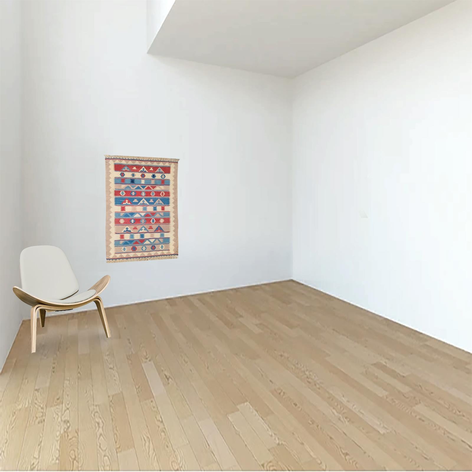 Traditioneller türkischer Mini-Kilim-Teppich, anatolischer türkischer Kilim im Vintage-Stil, ideal für einen kleinen Raum oder als Wanddekoration. 