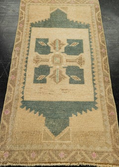 Türkischer Mini-Teppich – Orientalischer, handgeknüpfter Vintage-Teppich, 46 cm x 87 cm, Nr. 21142