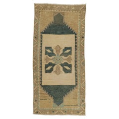 Türkischer Mini-Teppich – Orientalischer, handgeknüpfter Vintage-Teppich, 48 cm x 101 cm, Nr. 21184