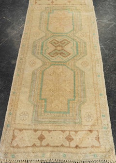 Türkischer Mini-Teppich – Orientalischer, handgeknüpfter Vintage-Teppich, 46 cm x 109 cm, Nr. 21207