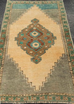 Türkischer Mini-Teppich – Orientalischer, handgeknüpfter Vintage-Teppich, 53 cm x 83 cm, Nr. 21268