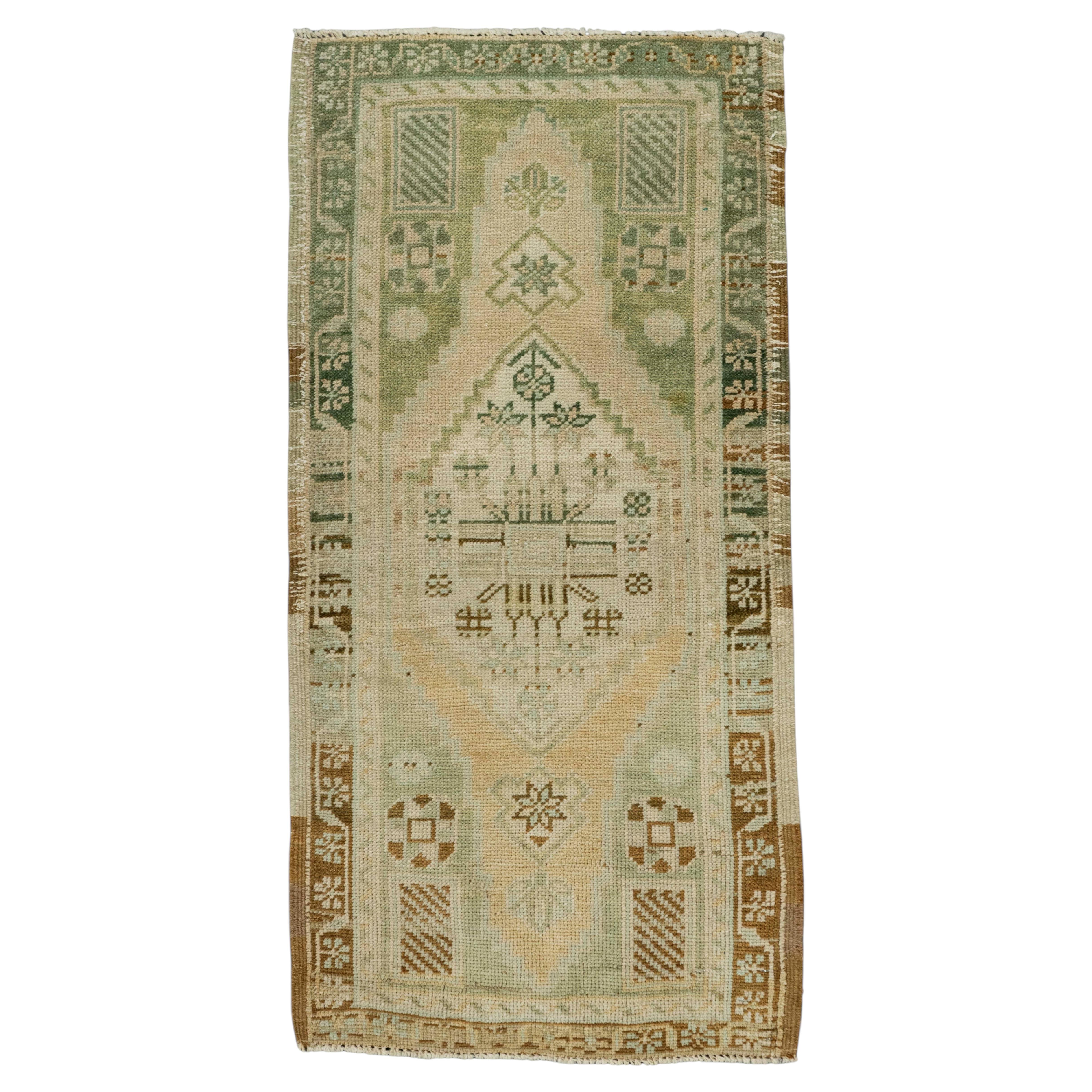 Turkish Mini Rug Oriental Hand Knotted Vintage Rug 1'7" x 3'2" #21072 For Sale