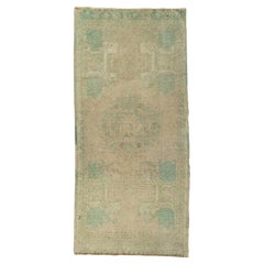 Türkischer Mini-Teppich, orientalischer, handgeknüpfter Vintage-Teppich, 52 cm x 104 cm, Nr. 21151