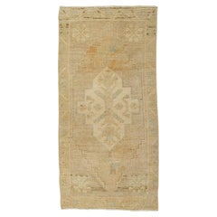 Türkischer Mini-Teppich – Orientalischer, handgeknüpfter Vintage-Teppich 50,8 cm x 104,1 cm #21180