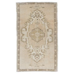 Türkischer Mini-Teppich, orientalischer, handgeknüpfter Vintage-Teppich, 58 cm x 87 cm, Nr. 16771