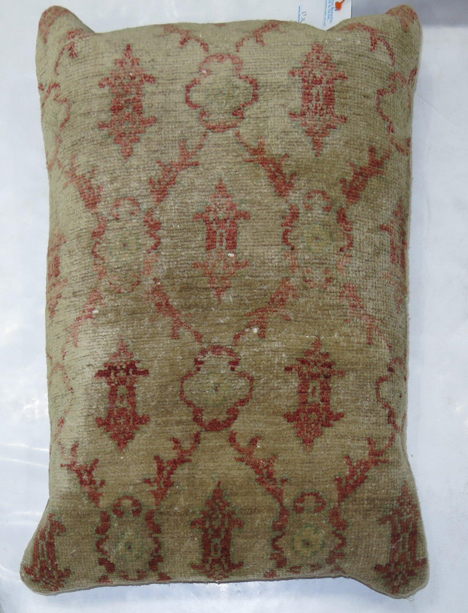 Turkish Modernist Rug Pillow In Good Condition For Sale In New York, NY