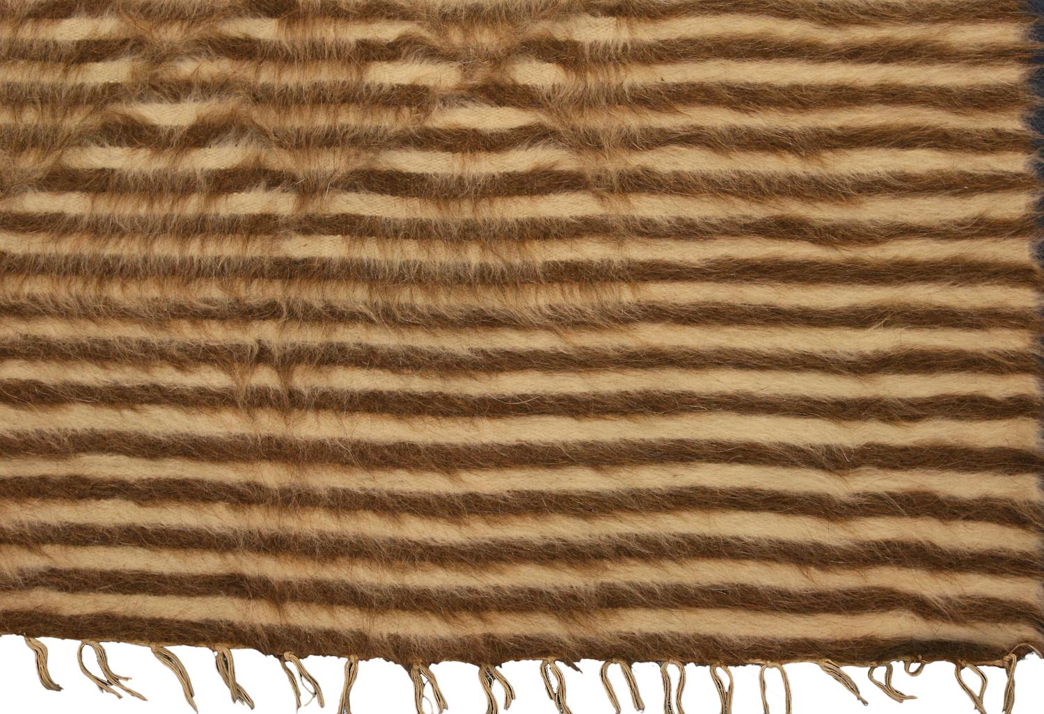 Turkish Mohair Brown Wool Carpet, XXI Century In Excellent Condition For Sale In Ferrara, IT