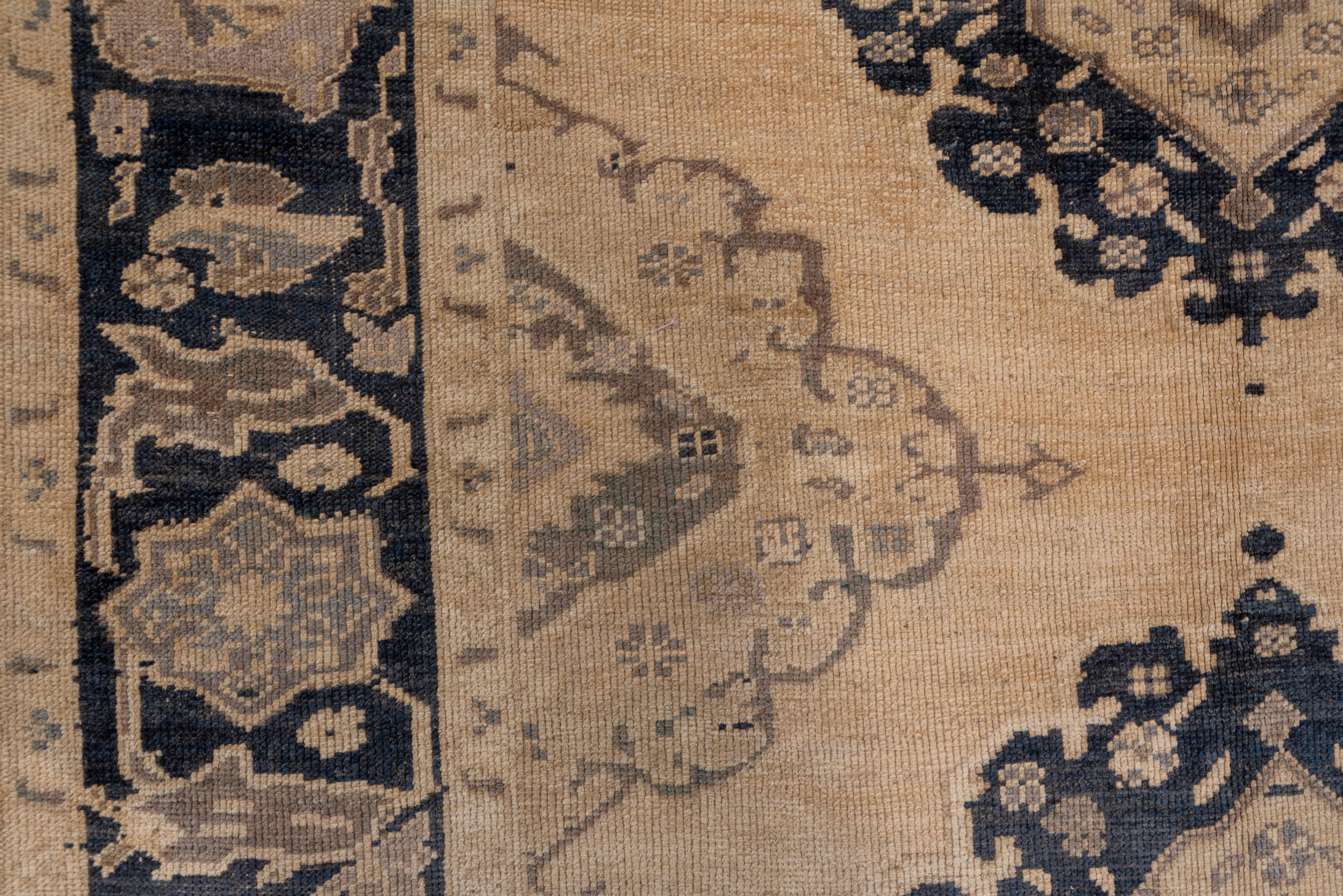 Early 20th Century Turkish Neutral Oushak Carpet, circa 1920s For Sale