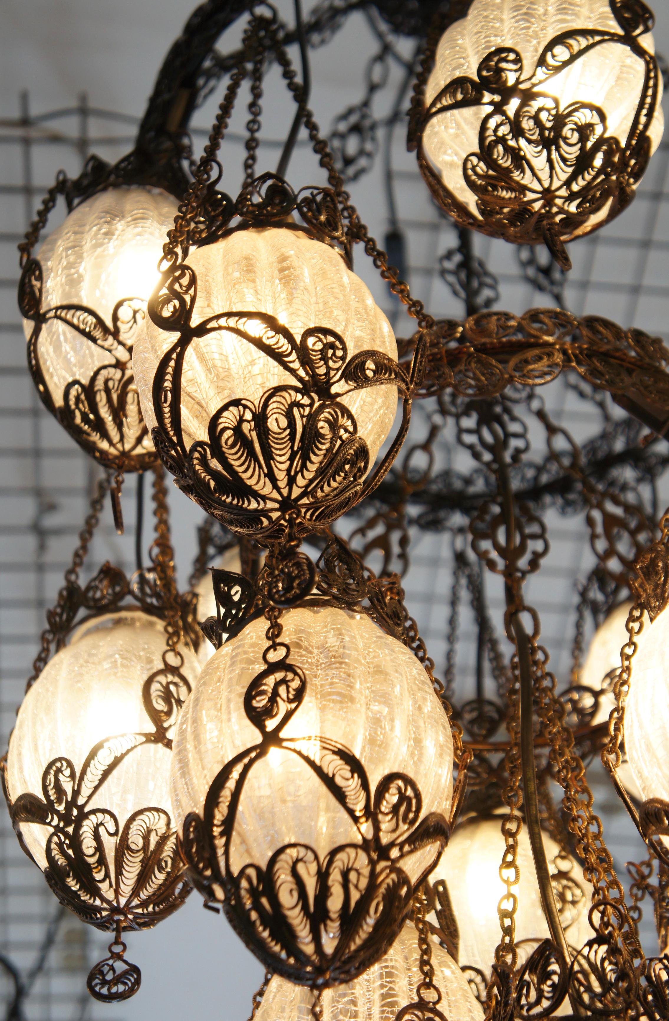 Turkish Ottoman Chandelier, 15 Glass, Istanbul In Excellent Condition For Sale In Paris, FR