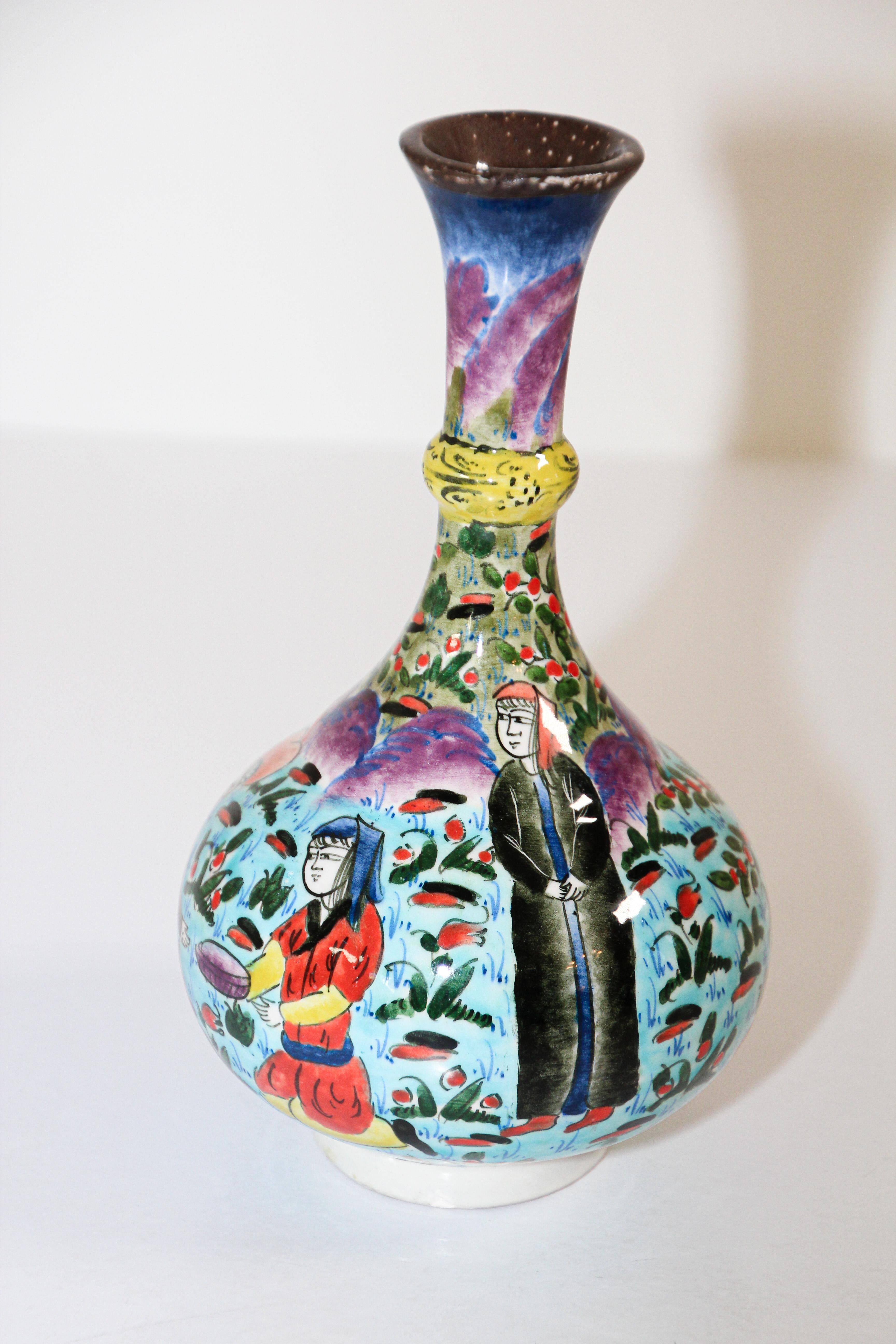 Türkische ottomanische Szene, polychrome, handbemalte Keramikvase Kutahya, Kutahya (Maurisch) im Angebot