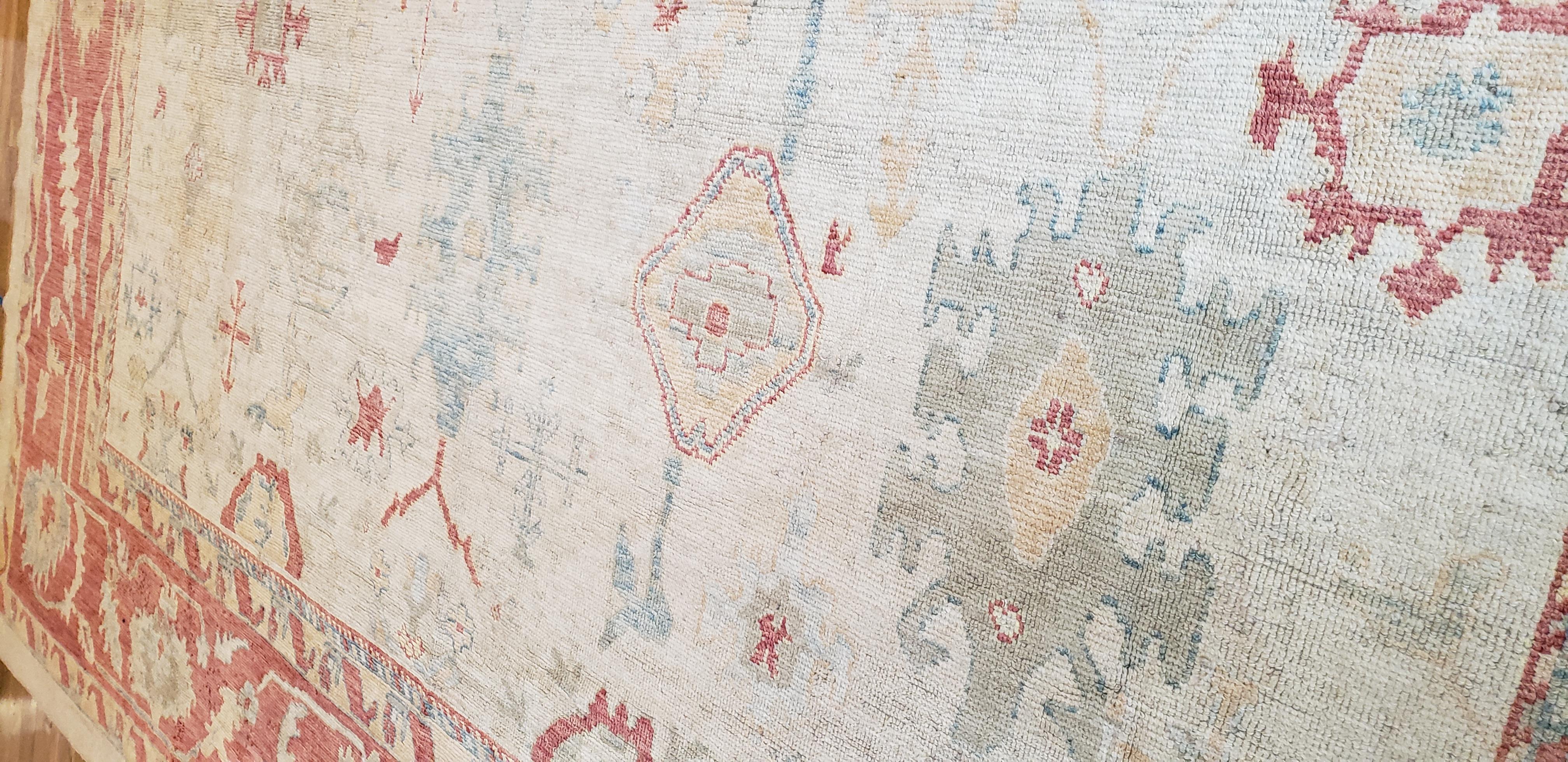 Turkish Oushak Carpet, 1950s, Handmade Oriental Rug, Beige, Taupe, Coral For Sale 5