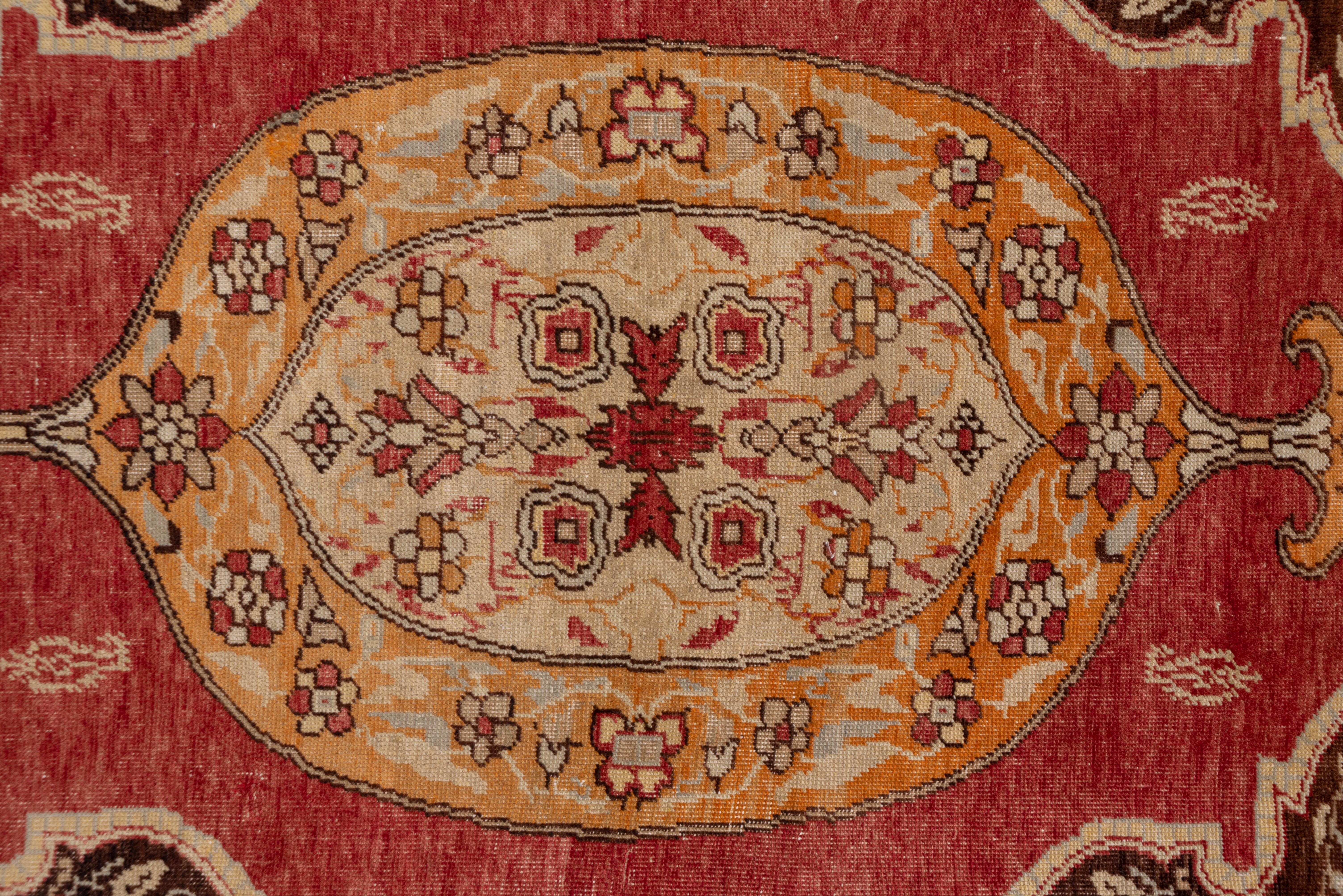 Early 20th Century Turkish Oushak in Ivory and Red For Sale
