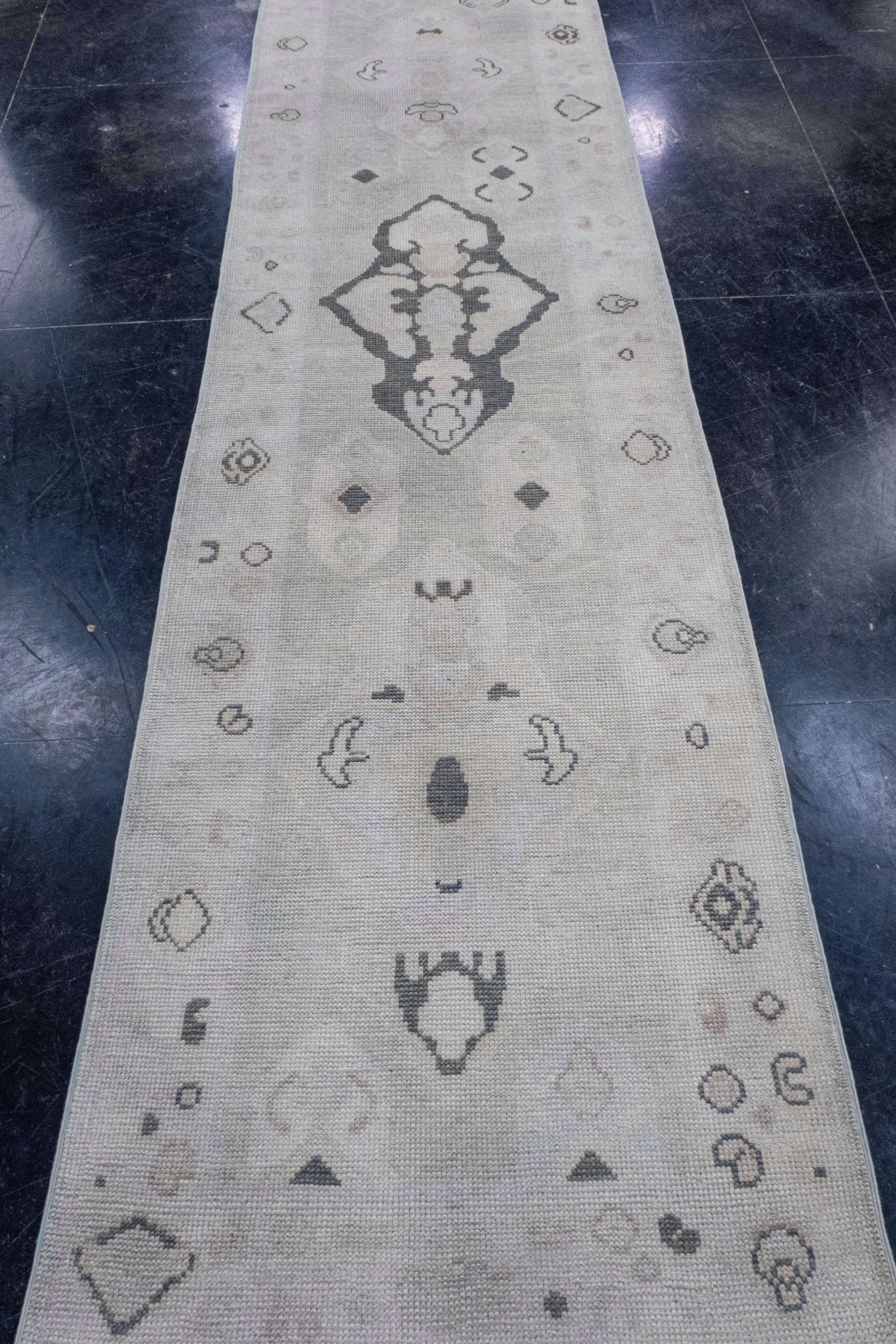 Turkish Oushak Rug 2'10