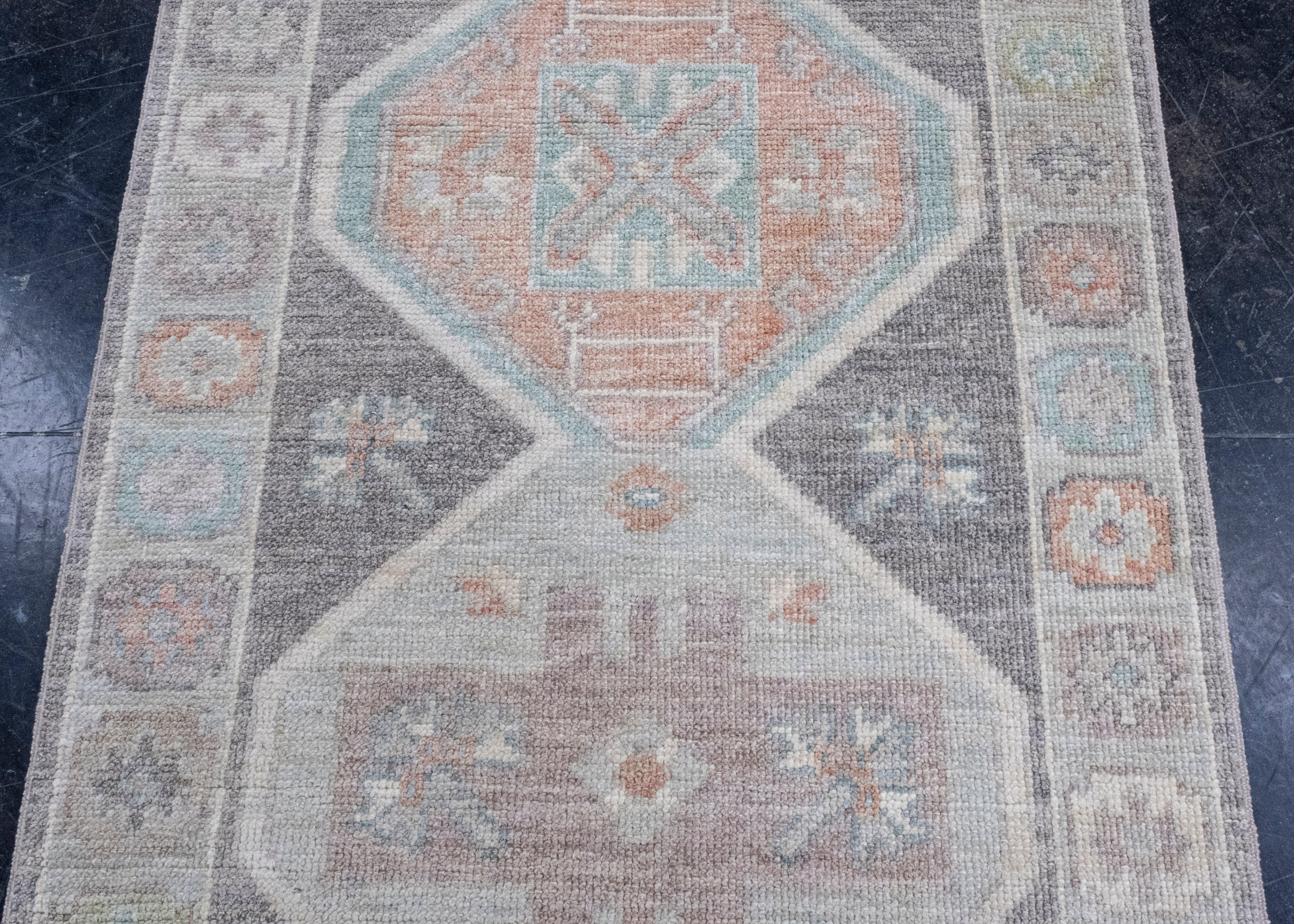 XXI secolo e contemporaneo Tappeto Oushak turco 2'11