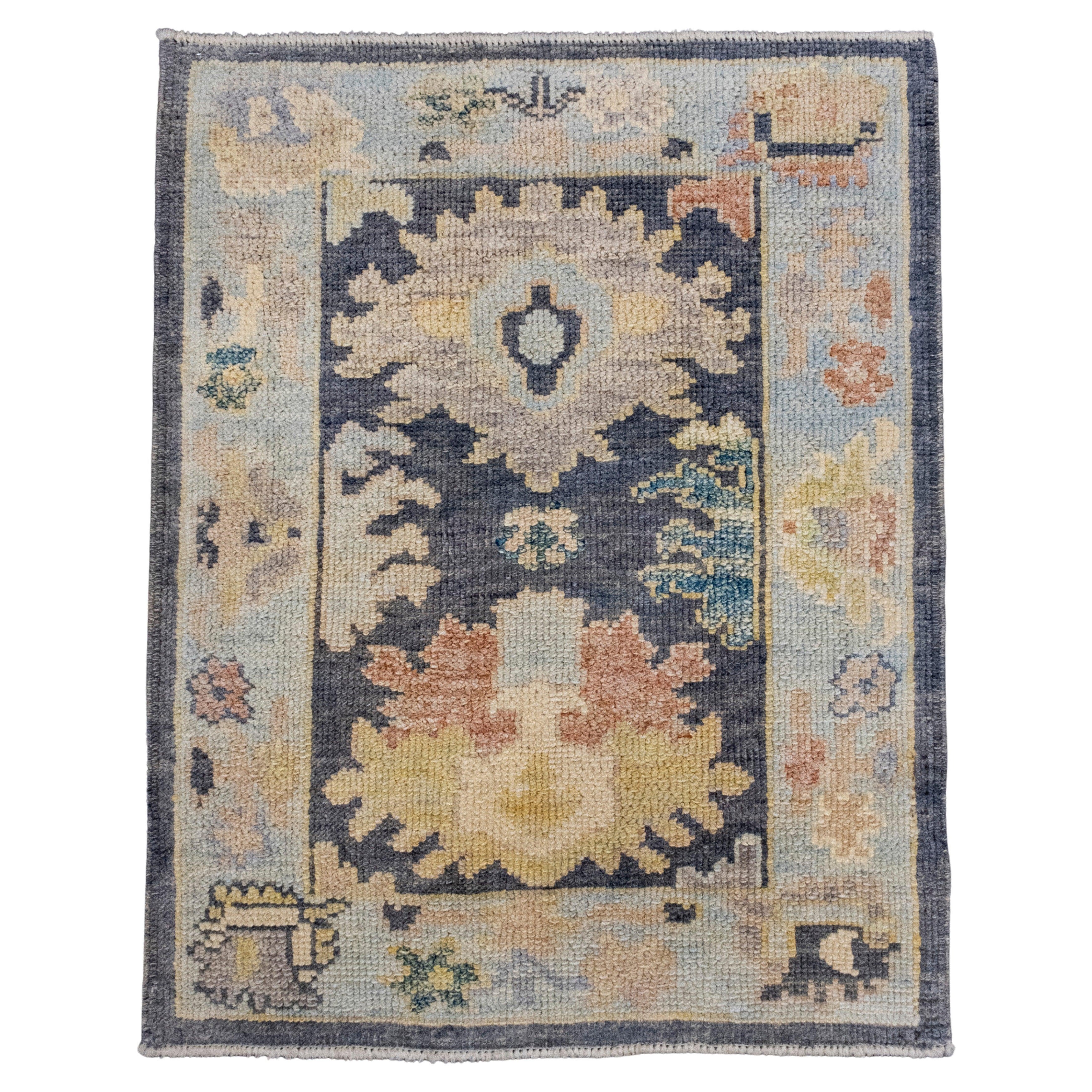 Türkischer Oushak-Teppich 2'3" x 2'10" #16657 im Angebot