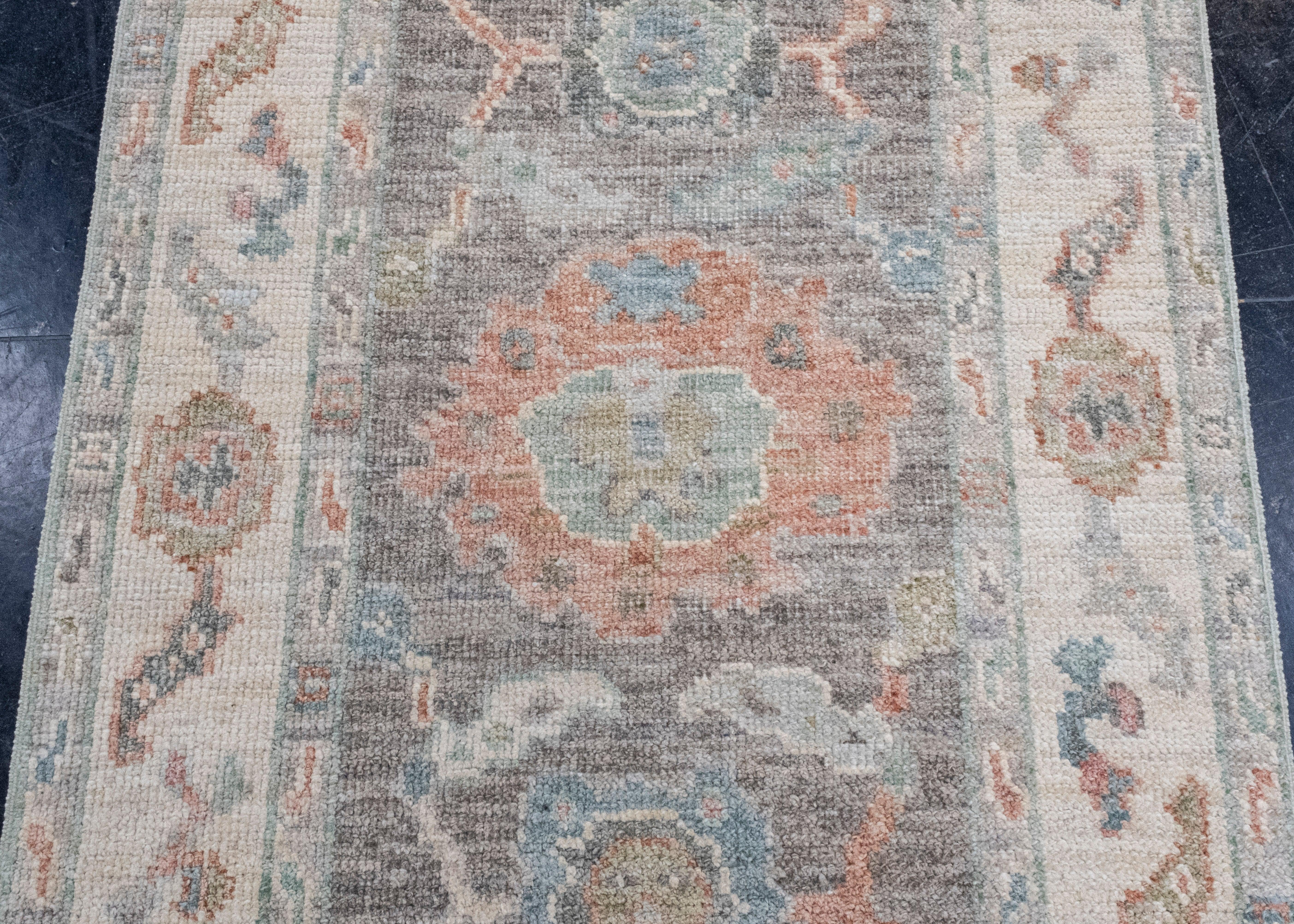 XXIe siècle et contemporain Tapis turc Oushak 2'8
