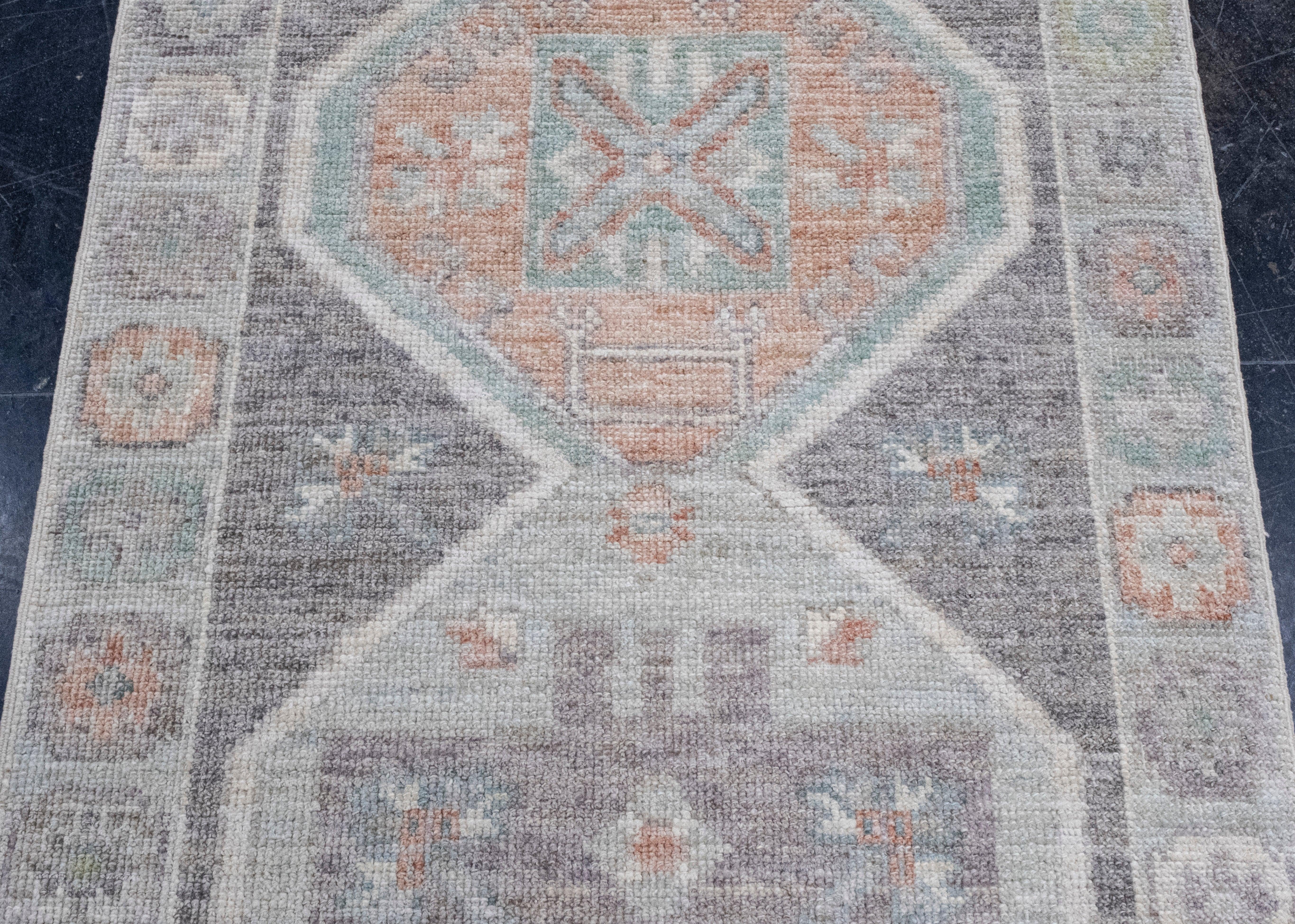 Türkischer Oushak-Teppich 2'9