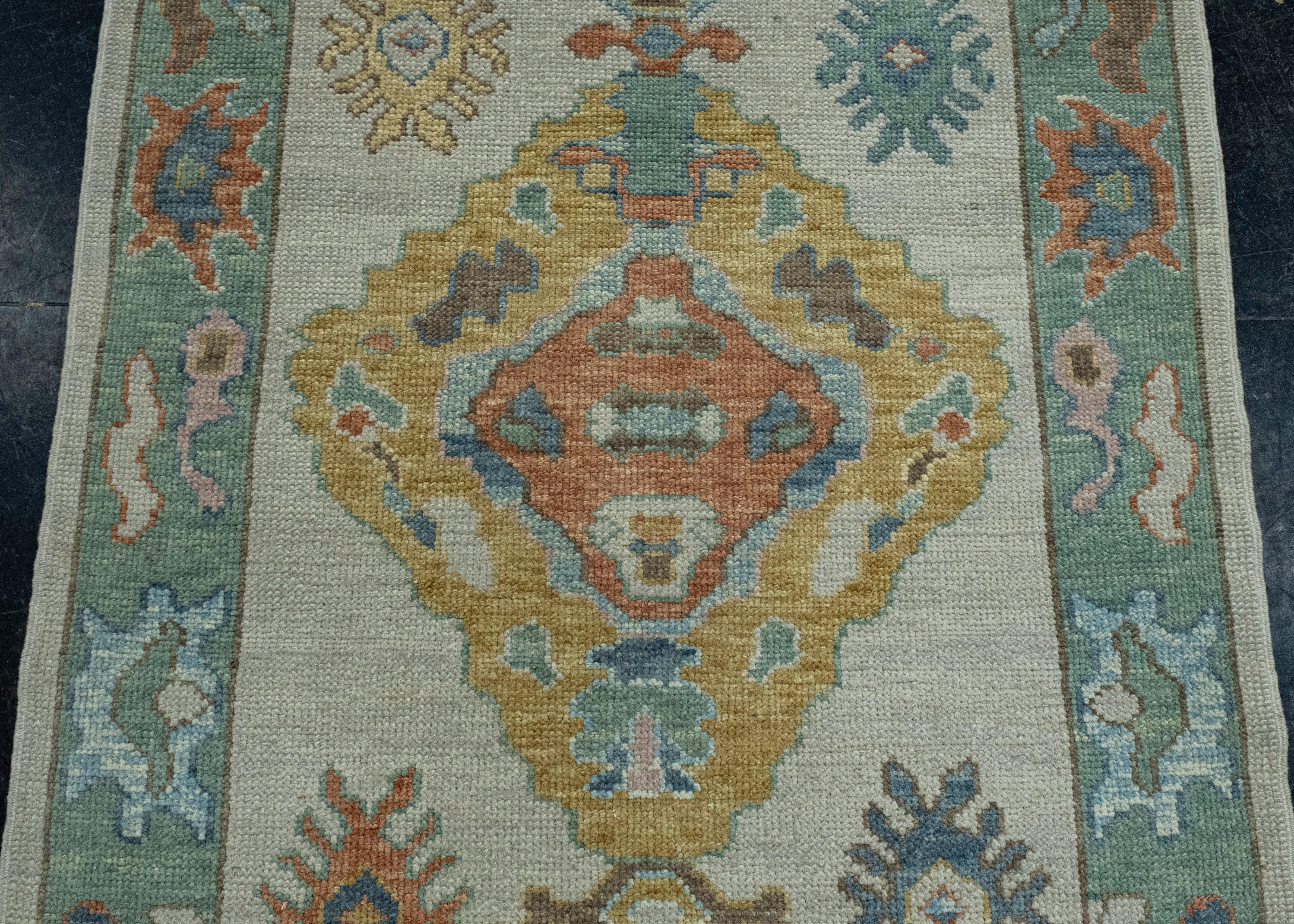 Türkischer Oushak-Teppich 3'8