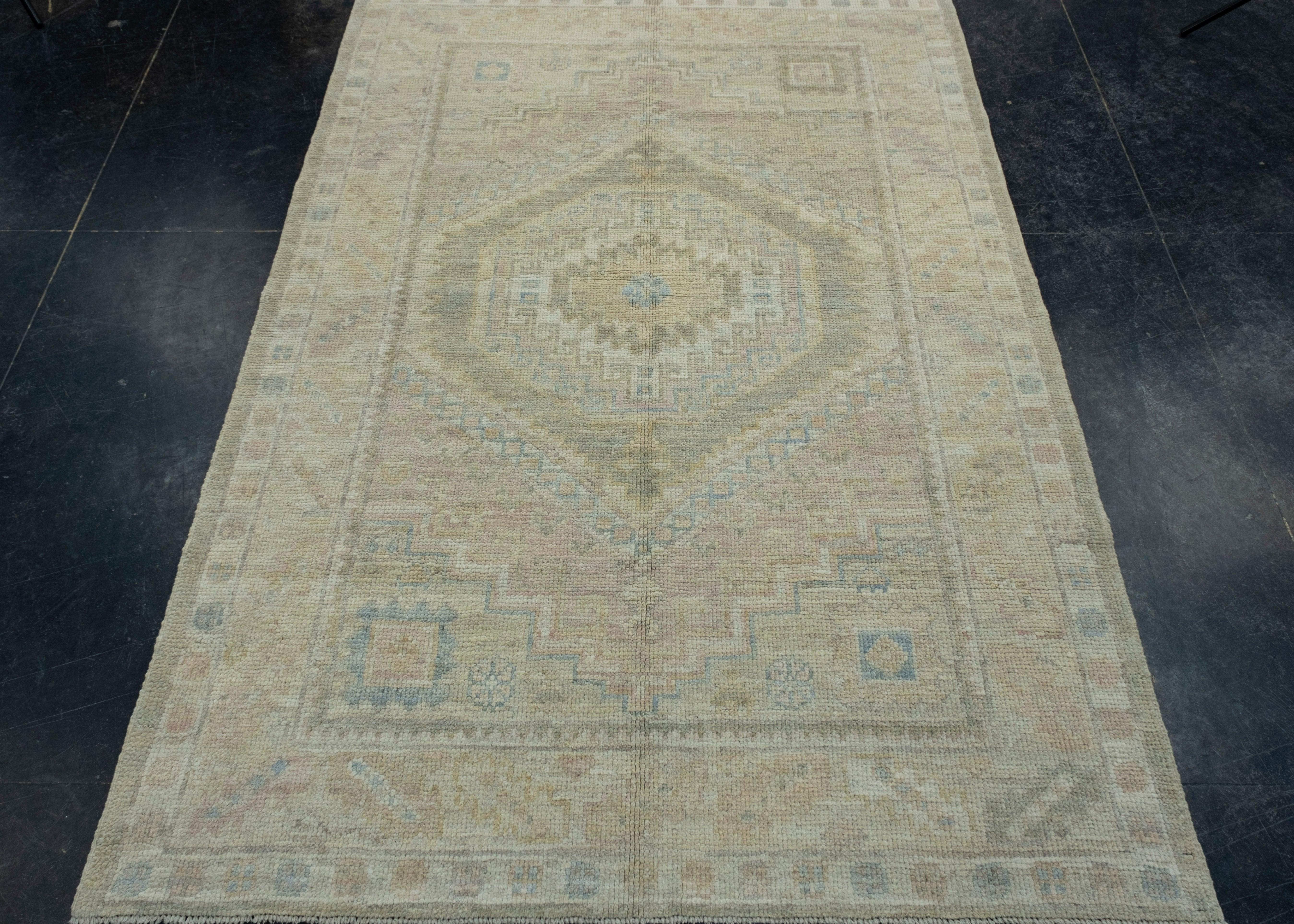 Tappeto Oushak turco 4' x 5'10