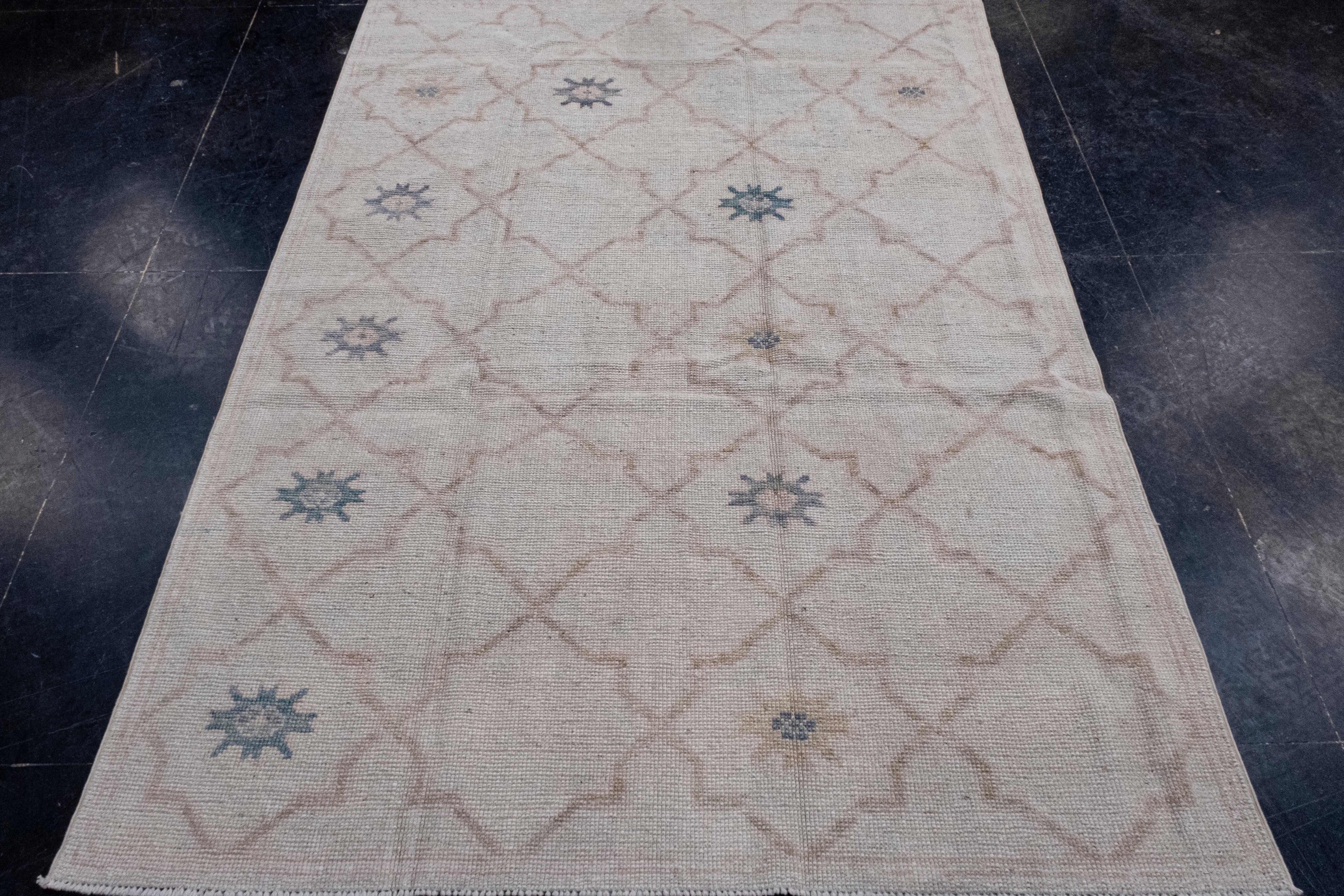 Turkish Oushak Rug 4'10