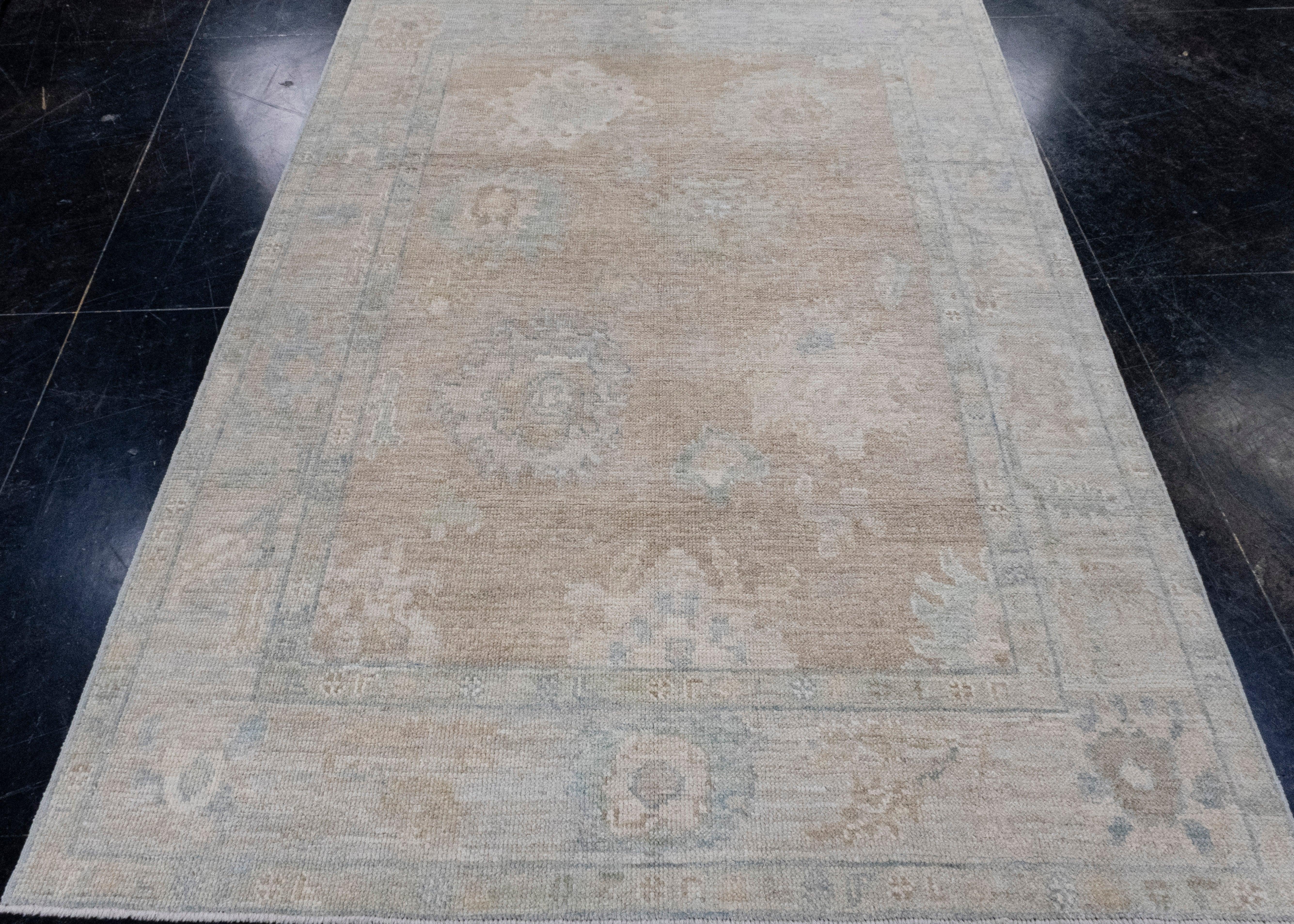 Türkischer Oushak-Teppich 5' x 6'11