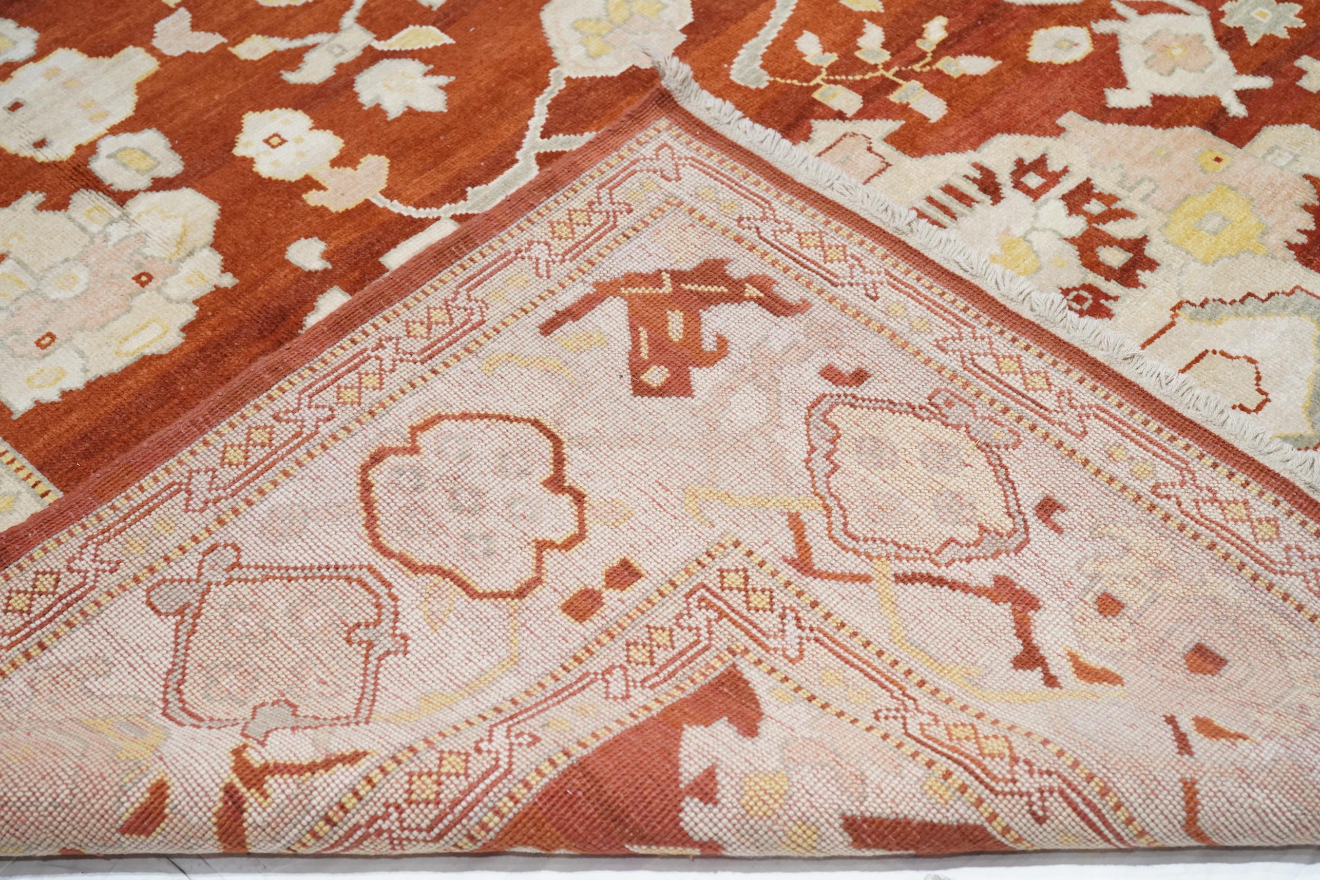 Tapis turc Oushak 9'0