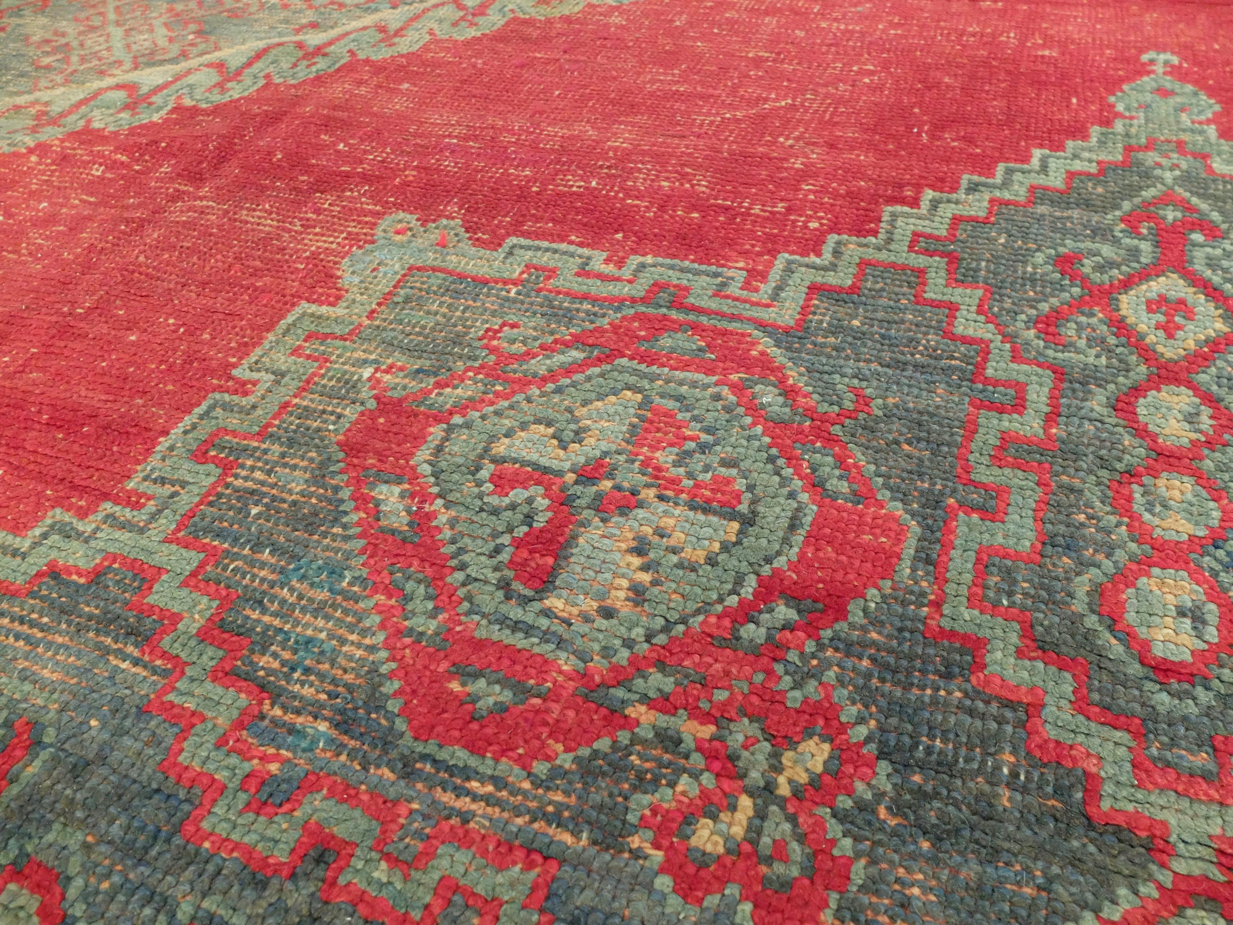 Turkish Oushak Rug Antique, c. 1880s In Good Condition For Sale In Los Angeles, CA