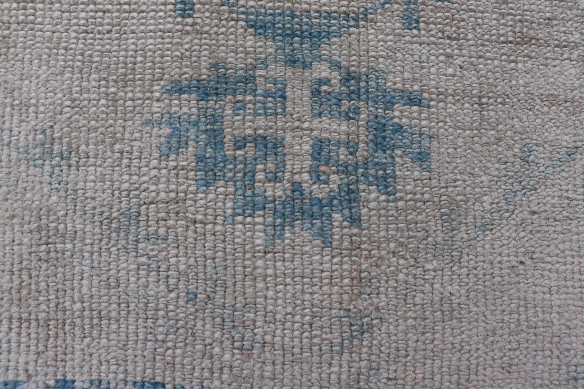Turkish Oushak Rug Blue and Beige Geometric Pattern 2'6 x 3'7 In New Condition For Sale In Atlanta, GA