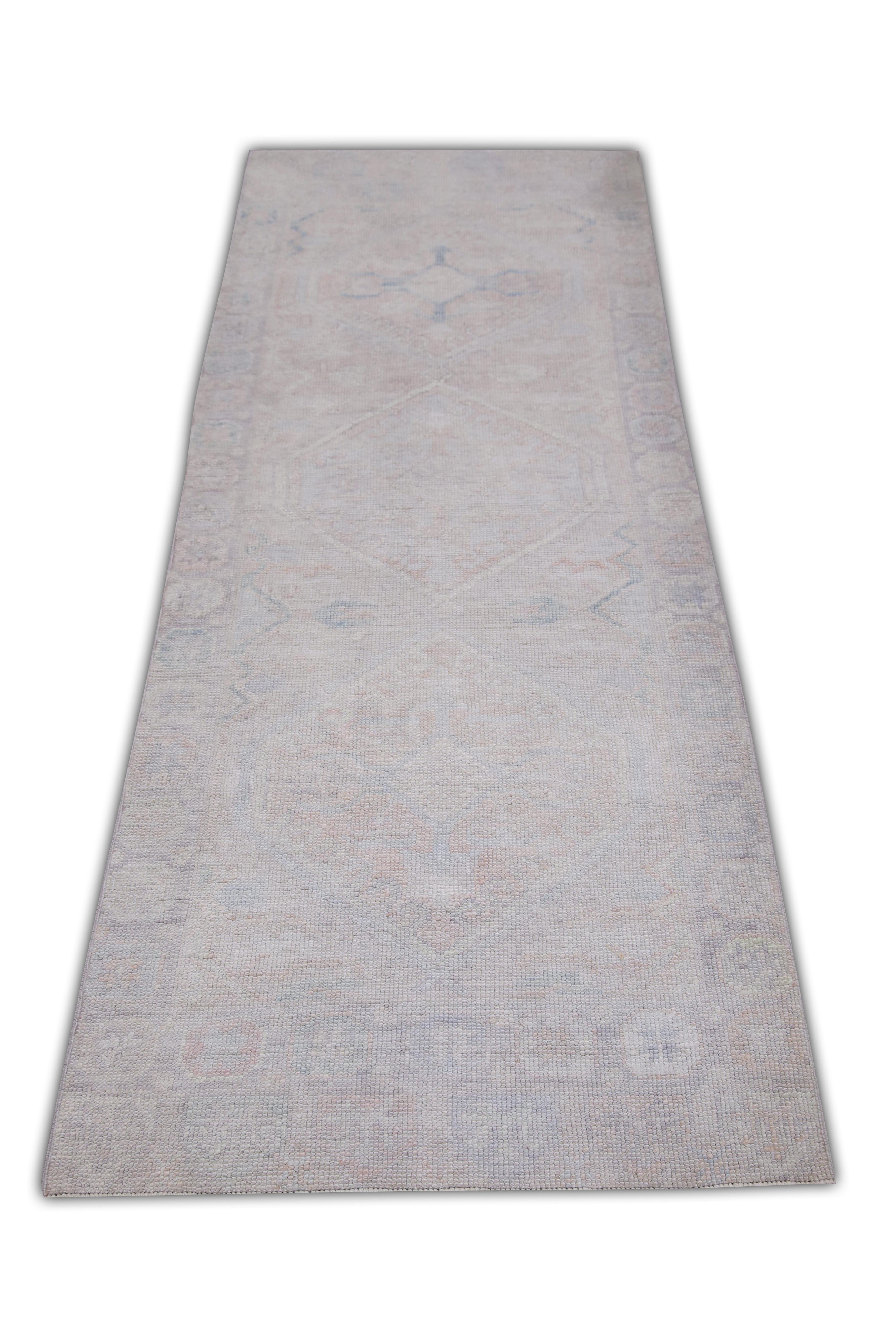 Türkischer Oushak Teppich Blau und Weiches Beige Handgewebter Wollteppich 2'10